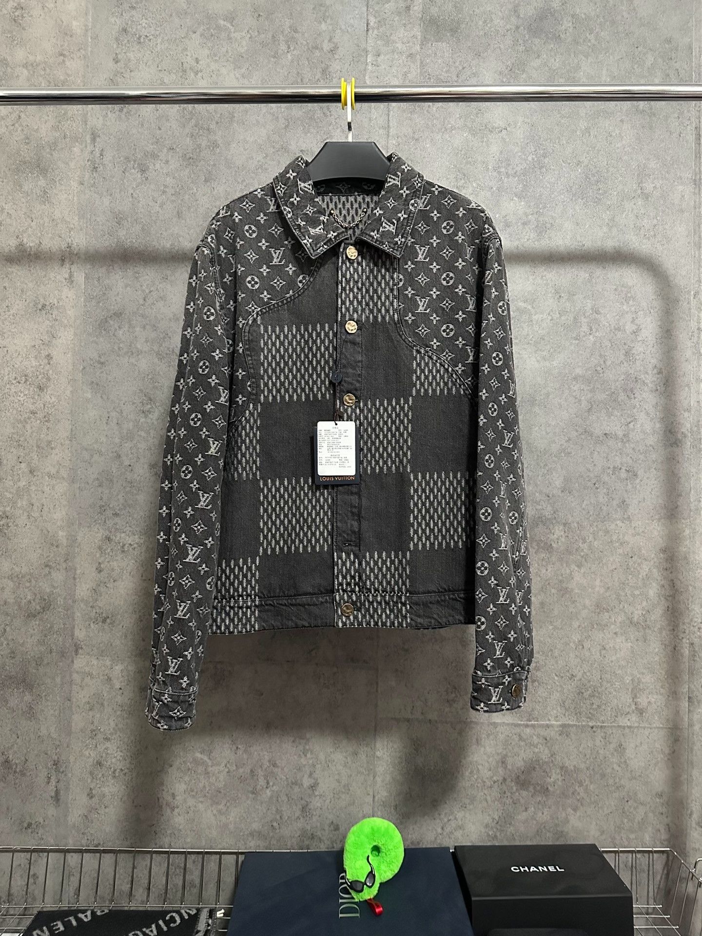Louis Vuitton Louis Vuitton x Nigo Monogram Patchwork Denim Jacket 52 Size US L / EU 52-54 / 3 - 1 Thumbnail