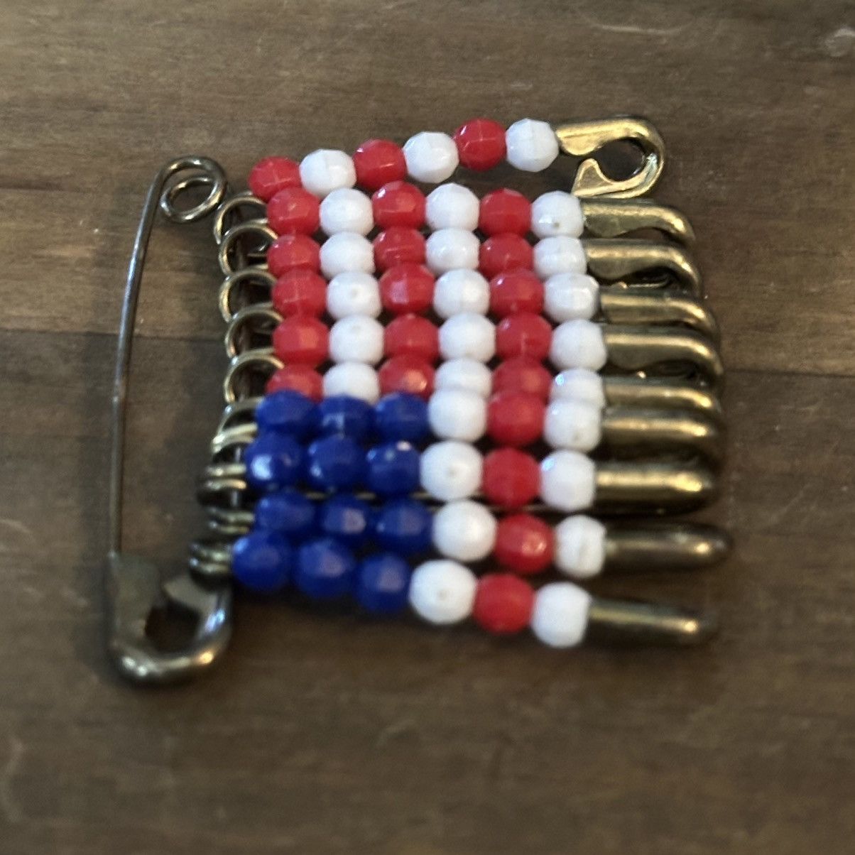 Vintage Vintage handmade beaded American flag safety pin brooch Size ONE SIZE - 4 Thumbnail
