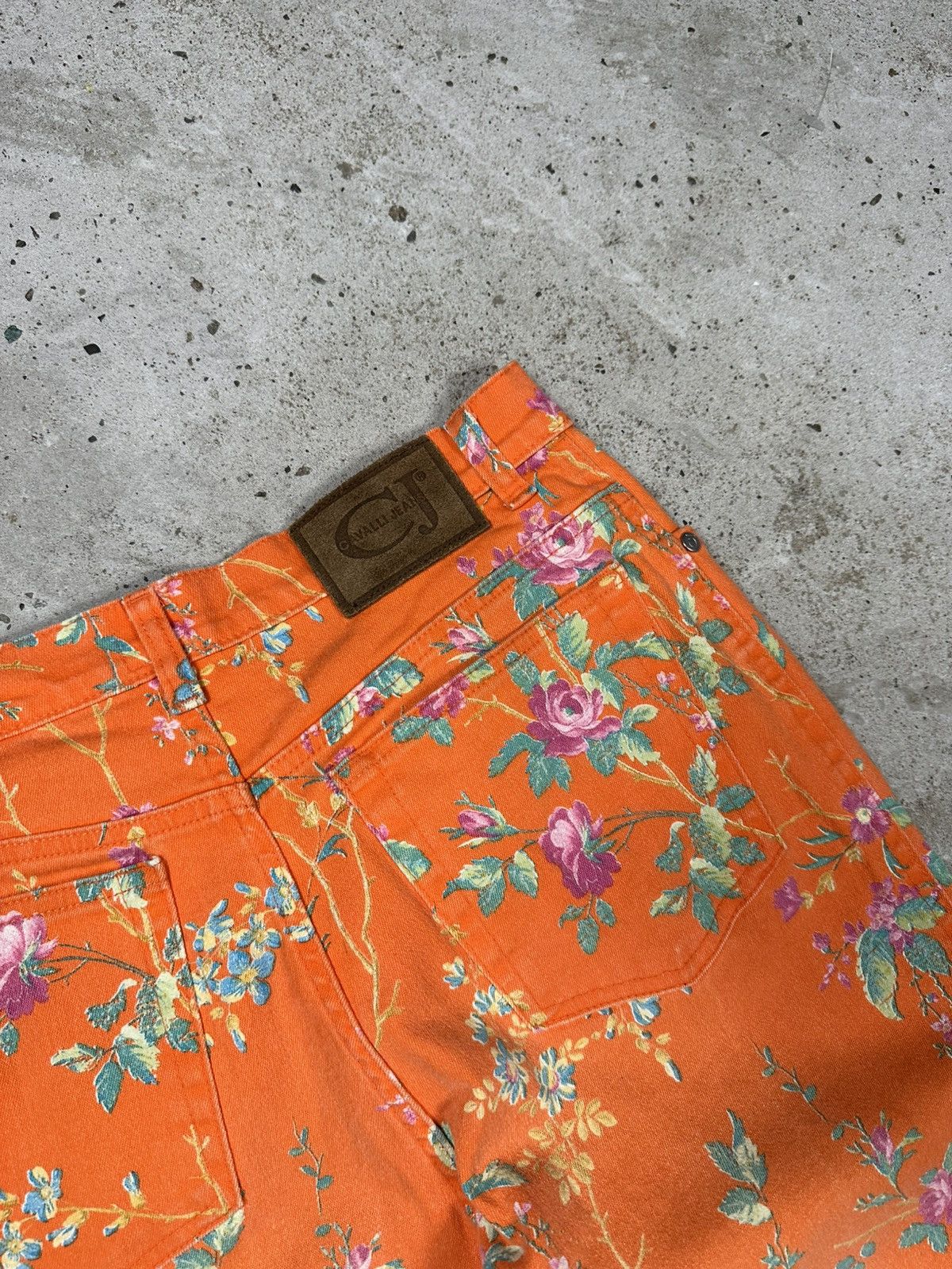 Roberto Cavalli Vintage 90s Roberto Cavalli Jeans Floral Print Flowers Size 28" / US 6 / IT 42 - 20 Thumbnail