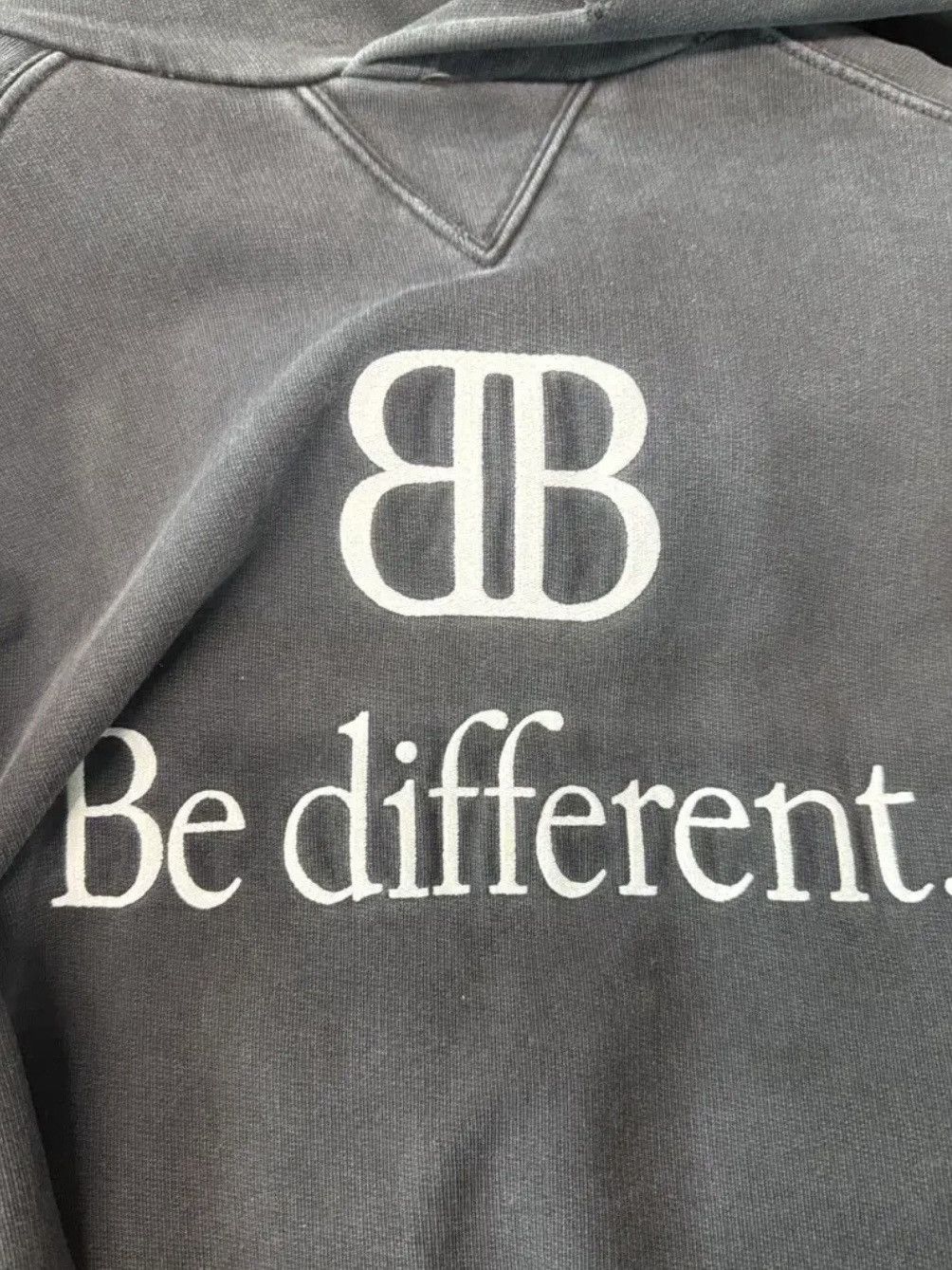 Balenciaga Balenciaga Be Different Runway Hoodie Size US M / EU 48-50 / 2 - 8 Thumbnail