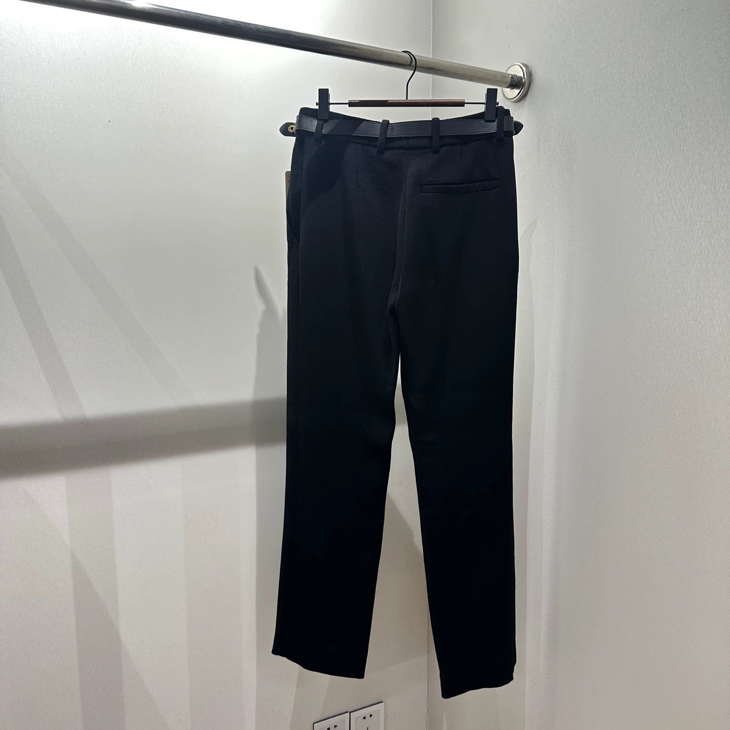 Louis Vuitton Louis Vuitton apr147 Monogram Wool Trousers 34 Size 25" / US 0 / IT 36 - 2 Thumbnail