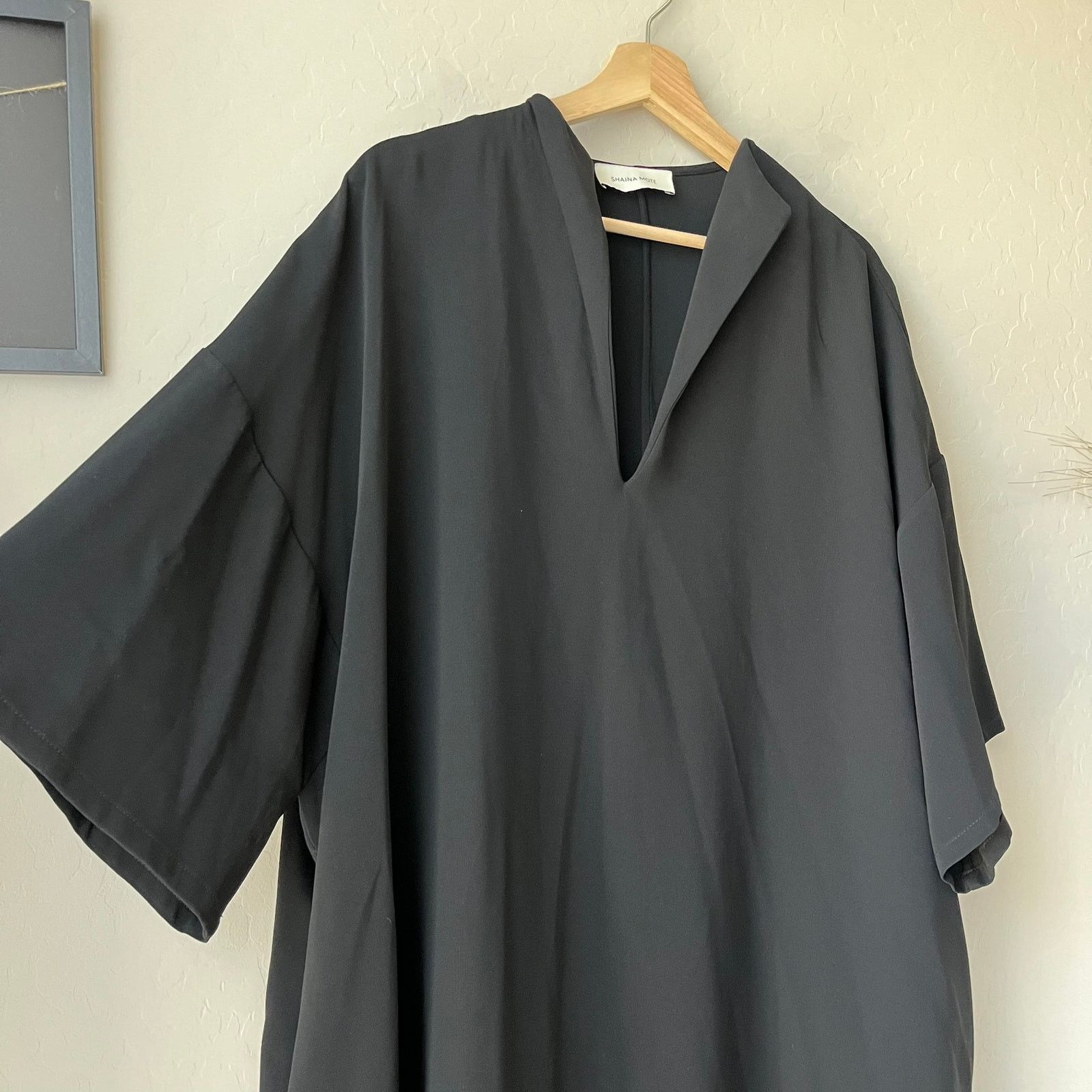 Shaina Mote Shaina Mote Dress Black Short Sleeve Relaxed Midi Dress OS Size ONE SIZE - 2 Thumbnail
