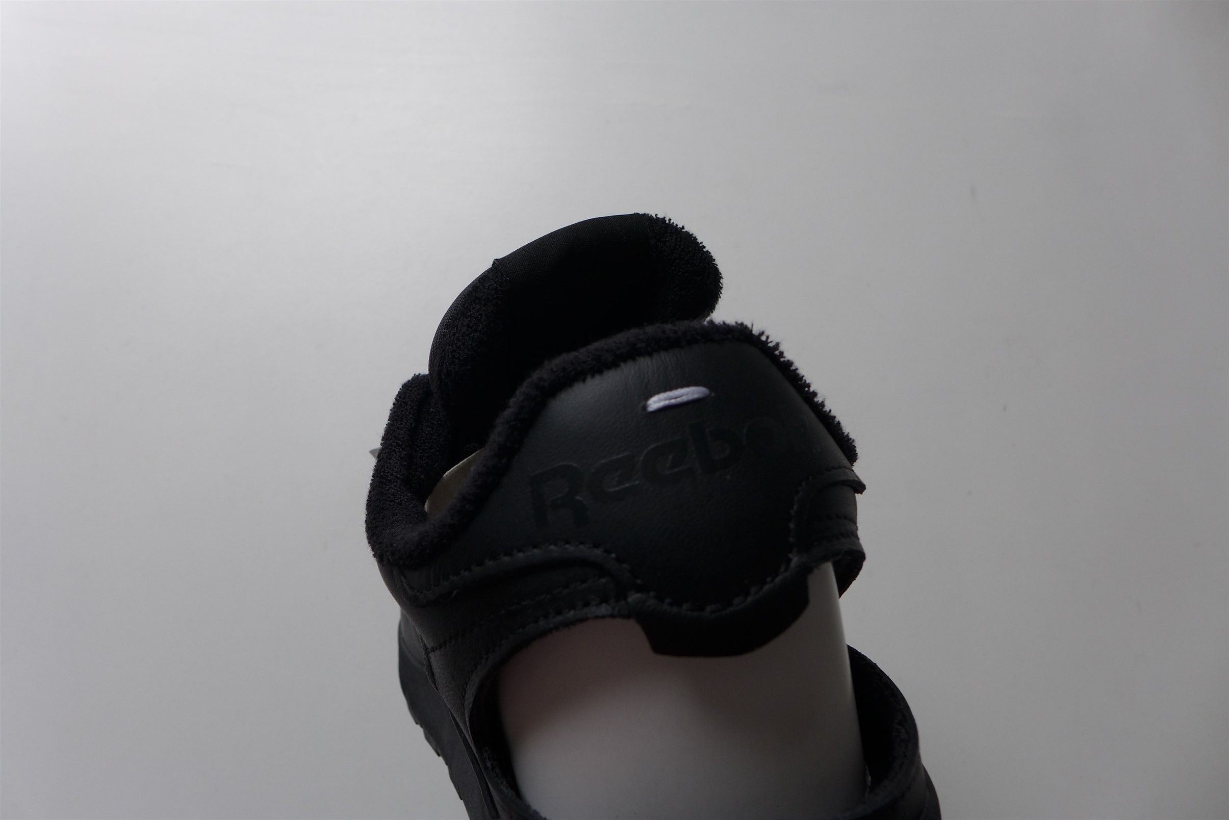 Maison Margiela Magiela x Reebok Tabi Black Classic Leather DQ Sneakers Size US 11 / EU 44 - 13 Thumbnail
