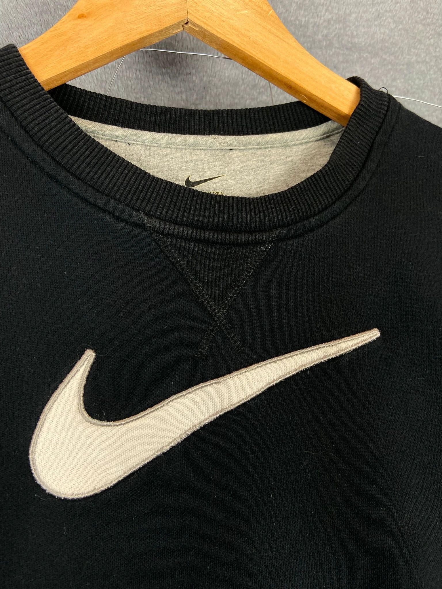 Nike Crewneck Nike black vintage swoosh spellout logo S Size US S / EU 44-46 / 1 - 2 Thumbnail
