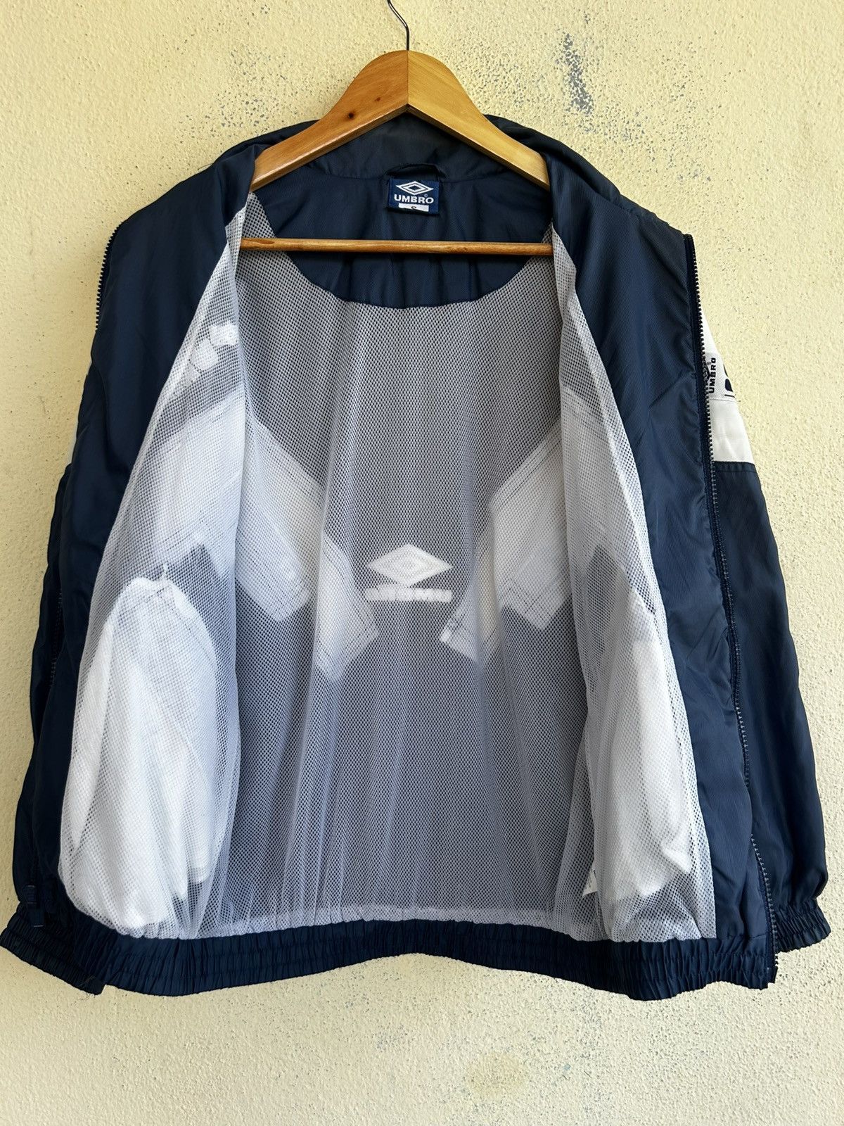 Umbro Vintage 90’s UMBRO Colour Block Nylon Windbreaker Size US S / EU 44-46 / 1 - 4 Thumbnail
