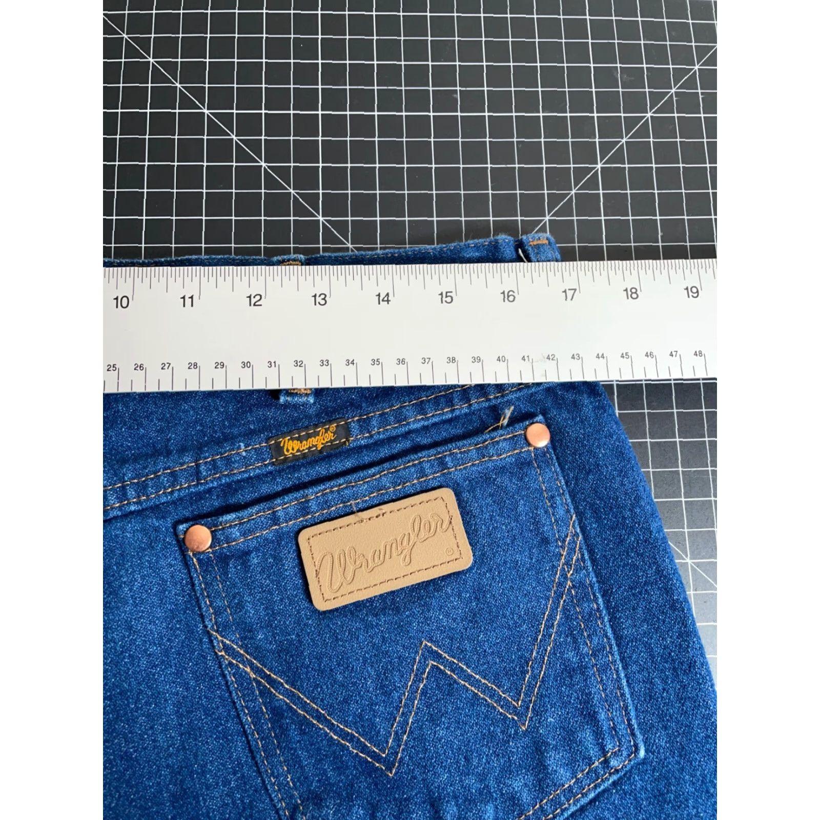 Wrangler Wrangler Cowboy Cut Jeans Men's 34 x 32 Blue Denim 1013MWZPW Western Vintage 90s Hipster Retro Cowboy Cut Jeans Mens Regular Blue Denim Brown label? Size US 34 / EU 50 - 5 Thumbnail