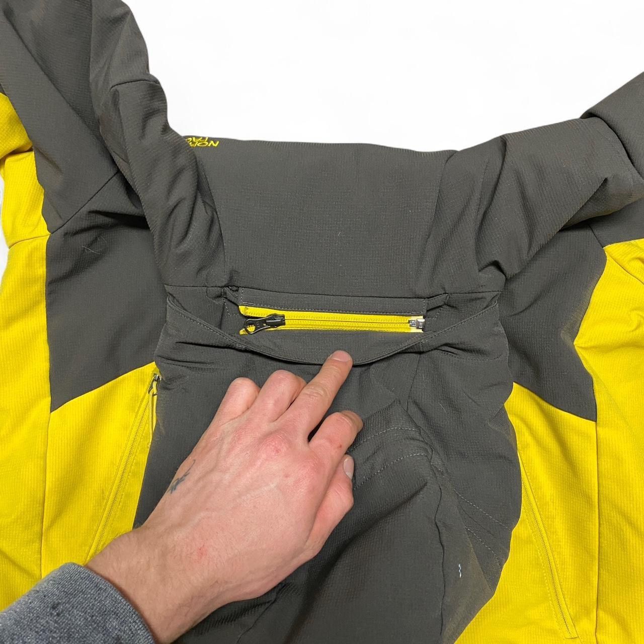 The North Face Y2k north face two tone yellow grey water resistant jacket Size US M / EU 48-50 / 2 - 6 Thumbnail