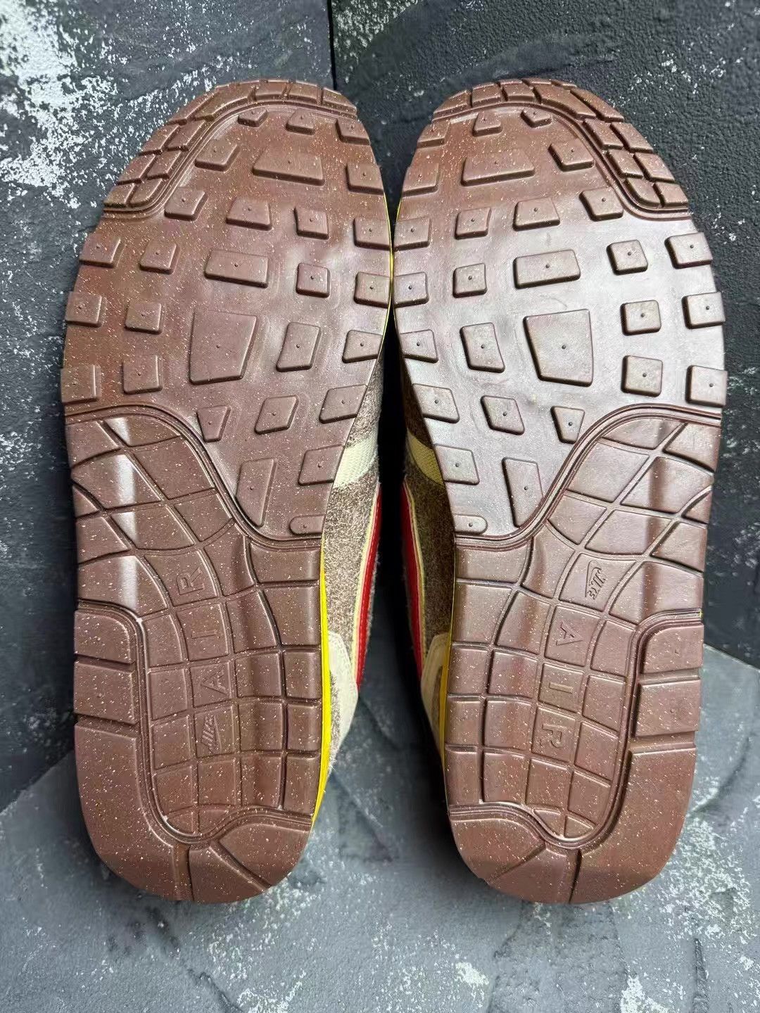 Nike Nike Air Max 1 x [Collaboration] King Kong Colorway Q10 Size US 10 / EU 43 - 2 Thumbnail