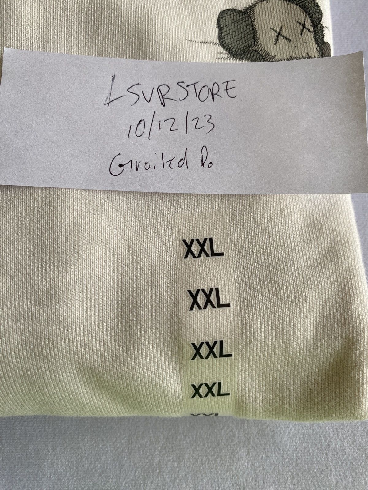 Kaws × Uniqlo Kaws x Uniqlo Companion 01 Off White Crewneck XXL Rare Size* Size US XXL / EU 58 / 5 - 7 Thumbnail