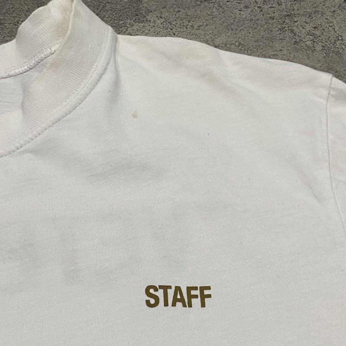 Vetements Vetements Back Logo White Staff T Shirt Size US S / EU 44-46 / 1 - 5 Thumbnail