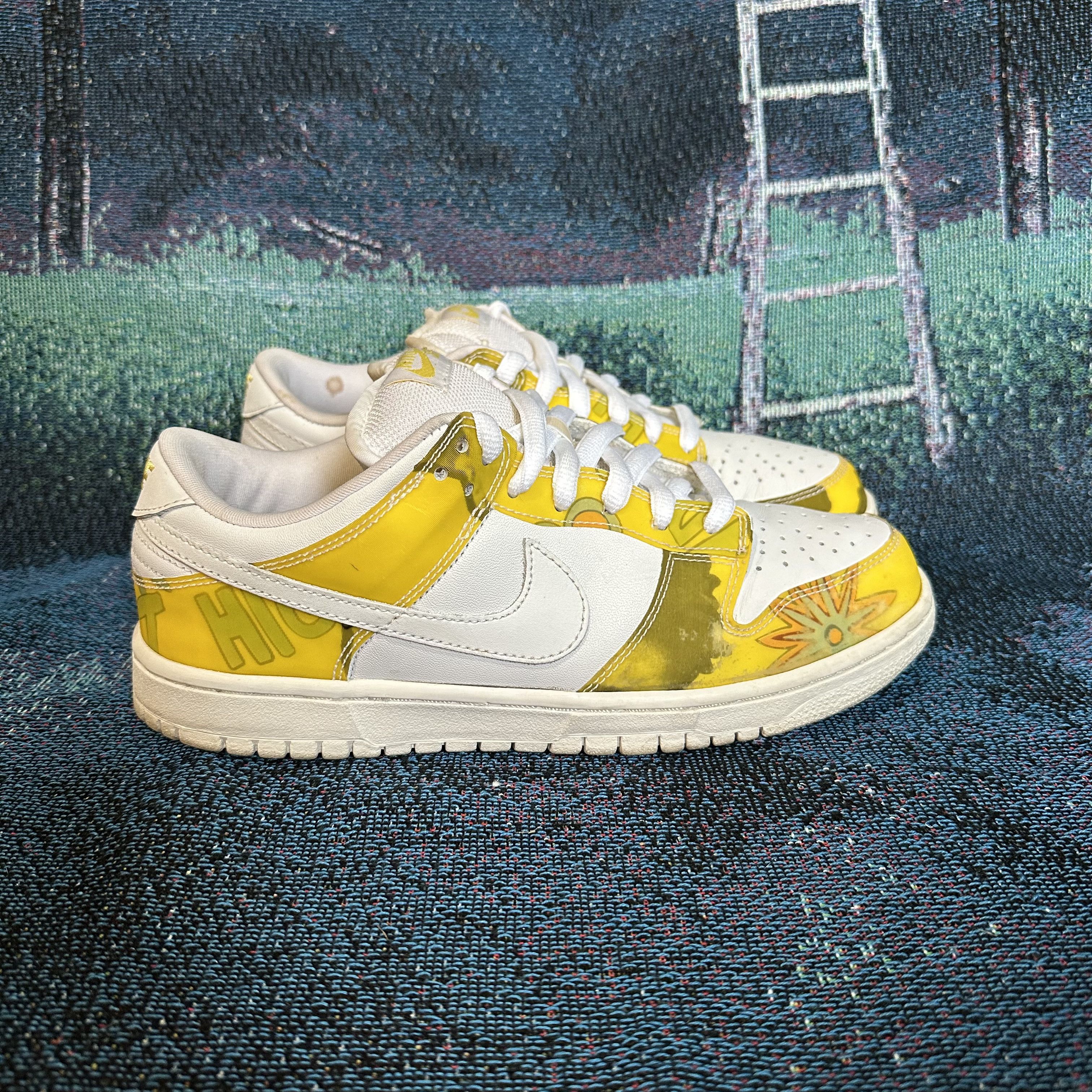 Nike SB Nike SB x De La Soul Dunk Low 3 Feet High & Rising Size US 8 / EU 41 - 1 Thumbnail