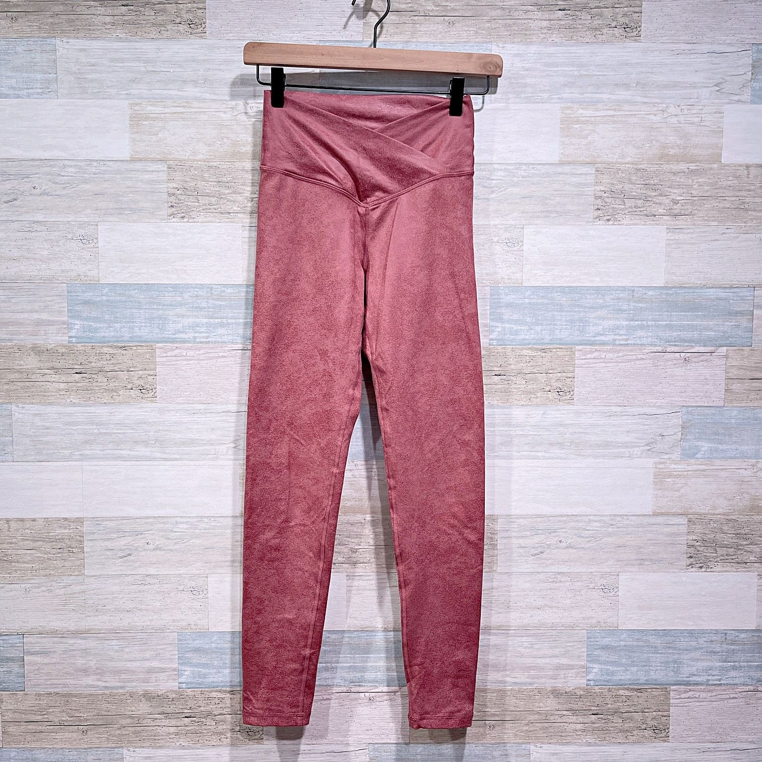 American Eagle Outfitters AERIE OFFLINE Hugger Crossover High Waisted Legging Small Size 27" / US 4 / IT 40 - 1 Thumbnail