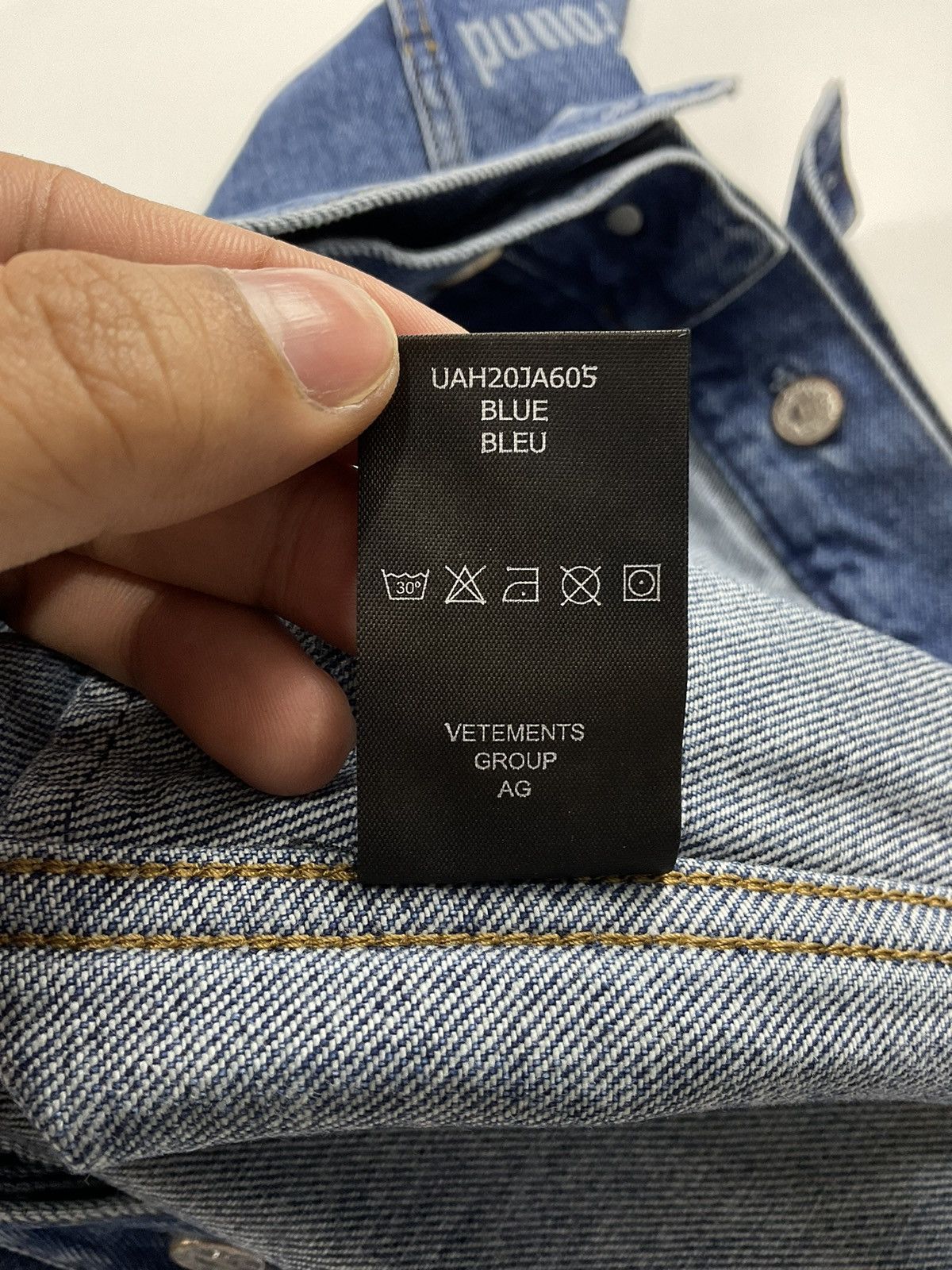 Vetements Vetements F/W'19 Error-Print Denim Jacket Size US M / EU 48-50 / 2 - 16 Thumbnail