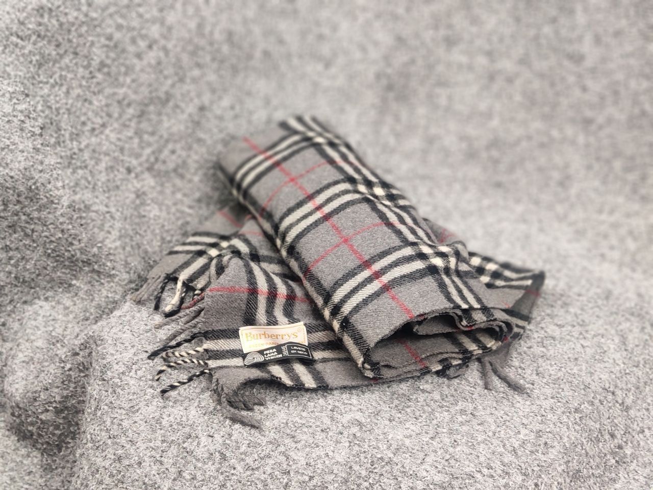 Burberry Vintage Burberry 's Classic Check Lana wool Unisex Scarf Size ONE SIZE - 8 Thumbnail