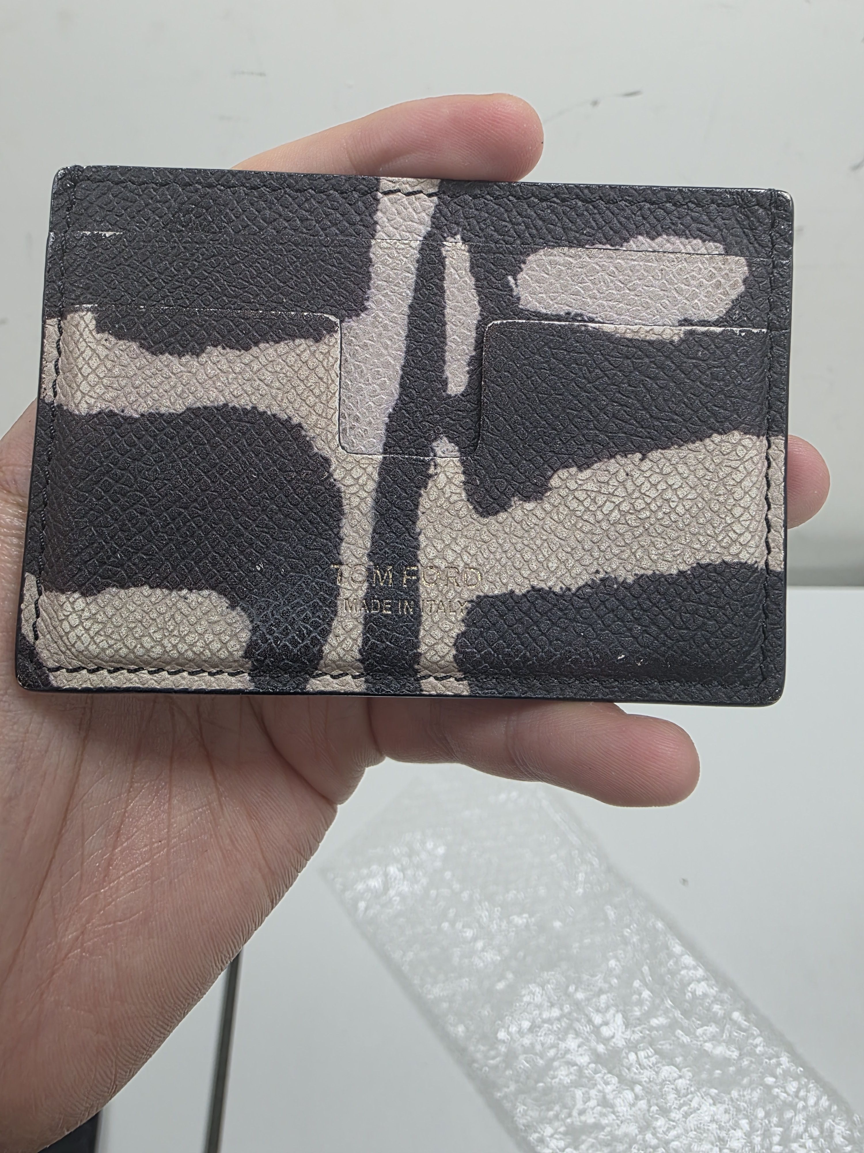 Tom Ford Very Rare)tom ford gray tiger card holder Size ONE SIZE - 1 Thumbnail
