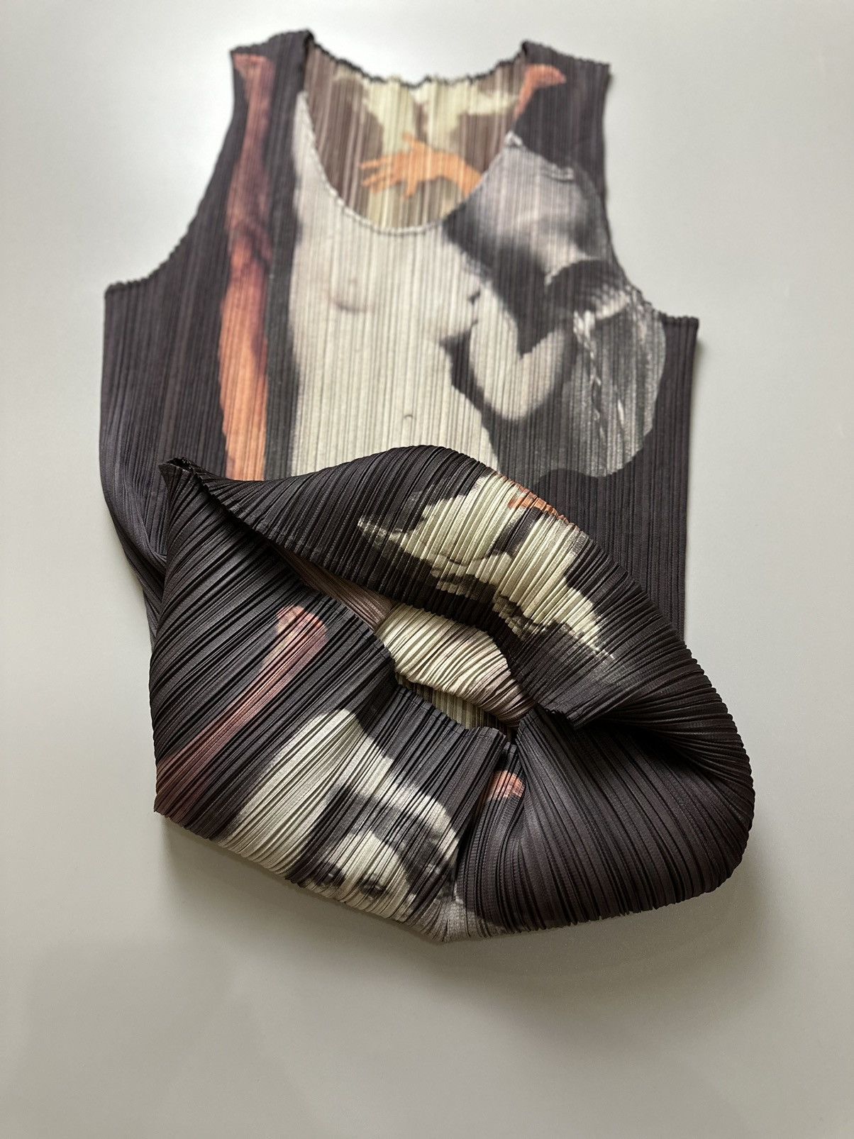 Issey Miyake 1996 Pleats Please Guest Artist No. 1 “Yasumasa Morimura” Size L / US 10 / IT 46 - 5 Thumbnail