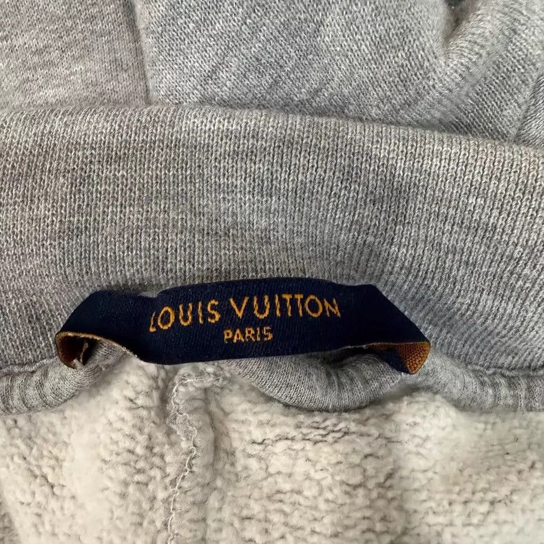 Louis Vuitton Louis Vuitton size l Grey spray-painted monogram logo swea Size US 28 / EU 44 - 5 Thumbnail