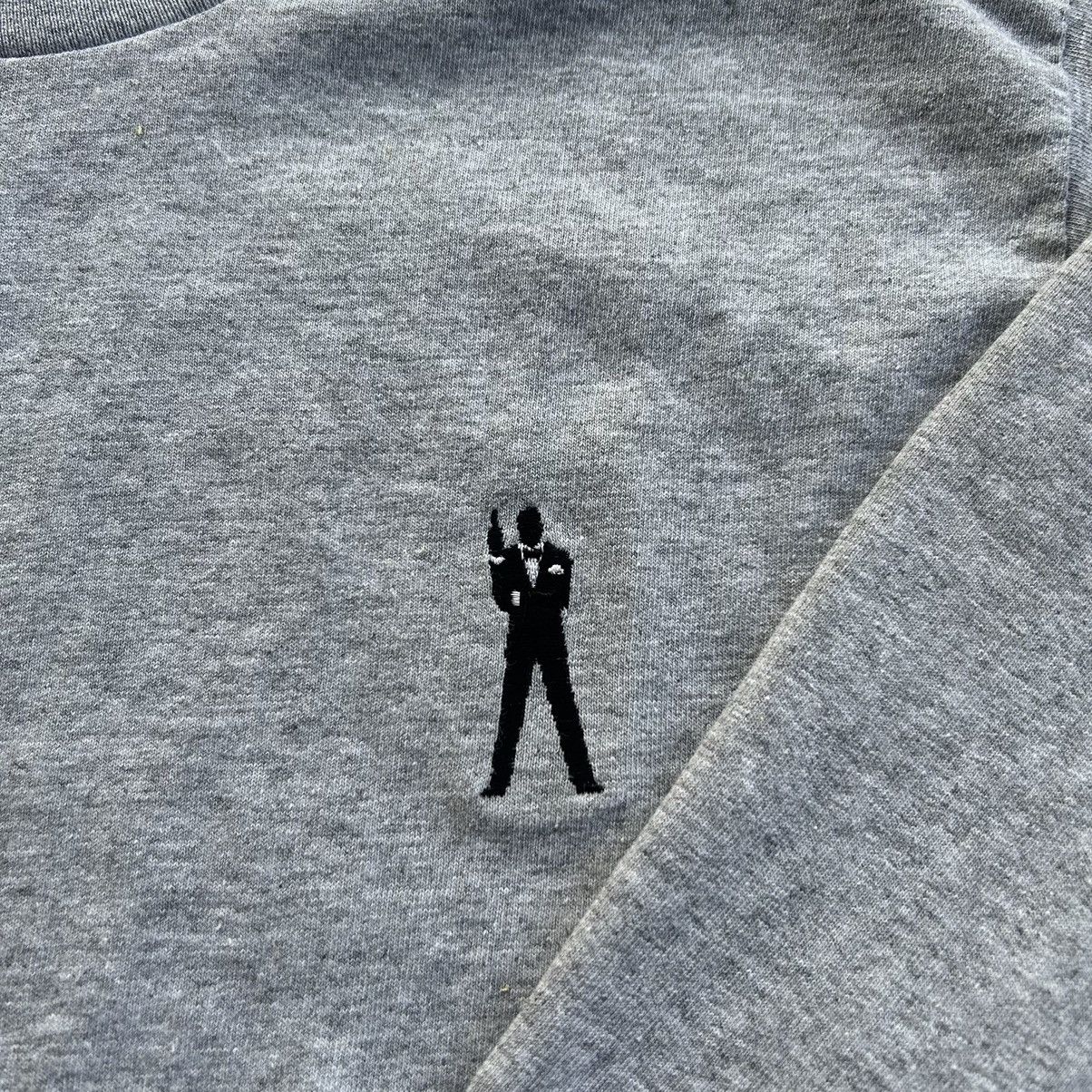 Vintage Vintage 90s 007 Tomorrow Never Dies Long Sleeve T Shirt Size US L / EU 52-54 / 3 - 7 Thumbnail