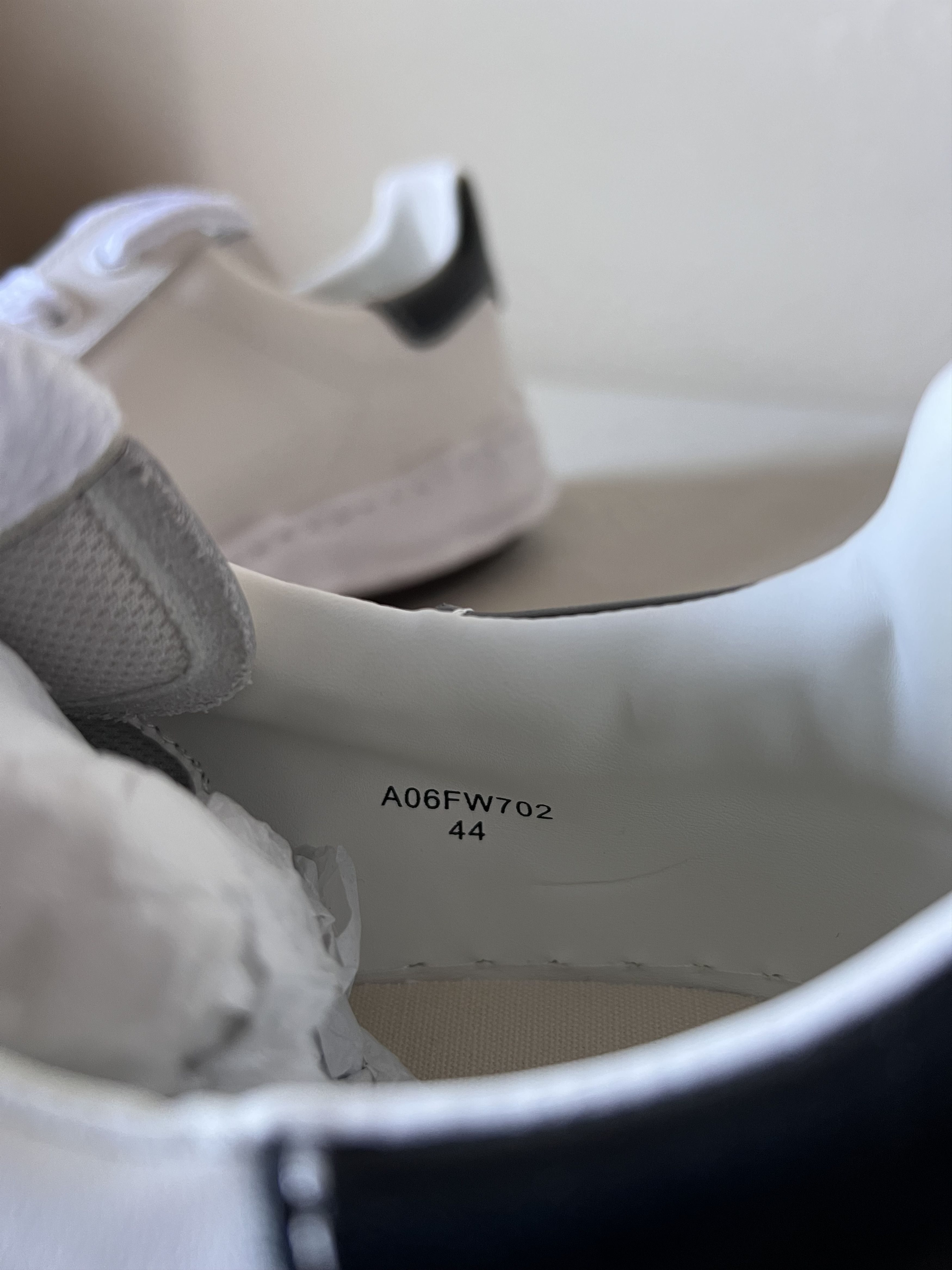 Maison MIHARA YASUHIRO Maison Mihara Yasuhiro Leather Blakey Sneakers in White Size US 11 / EU 44 - 7 Thumbnail