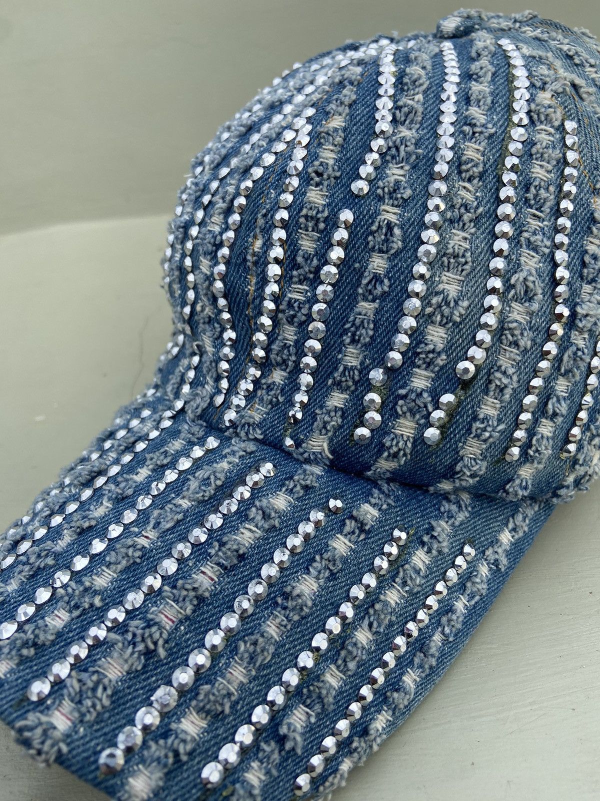 If Six Was Nine 2000s denim ditsetressed women hat Size ONE SIZE - 4 Thumbnail