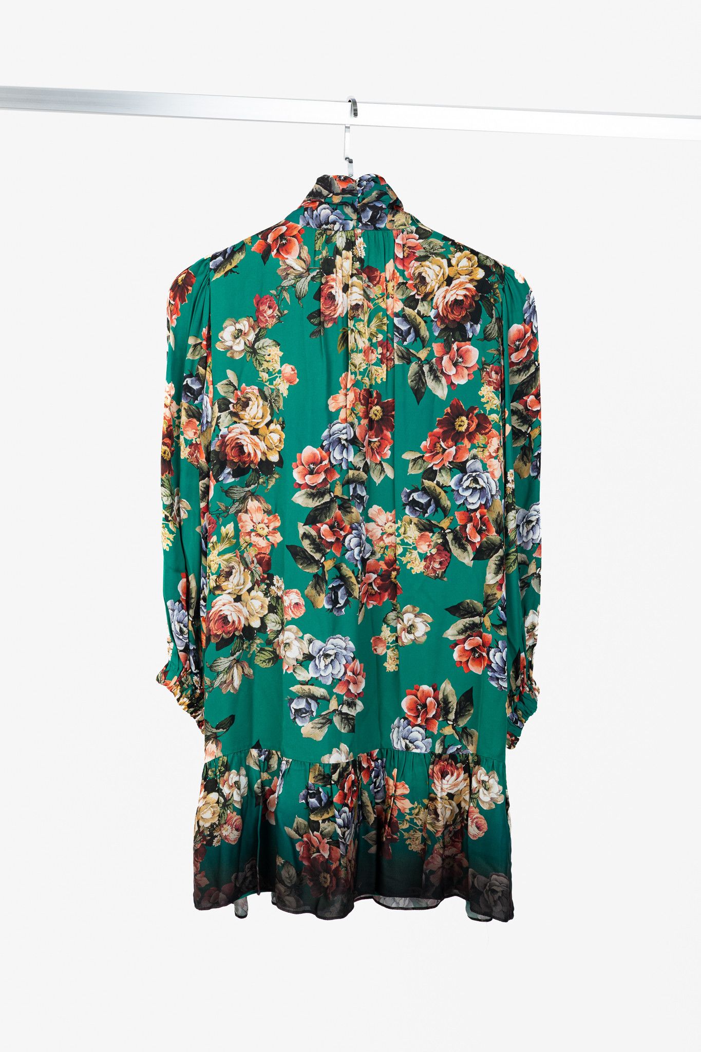 Alice + Olivia Alice + Olivia Merrilee Floral Tie-Neck Tiered Ruffle Dress Size S / US 4 / IT 40 - 2 Thumbnail