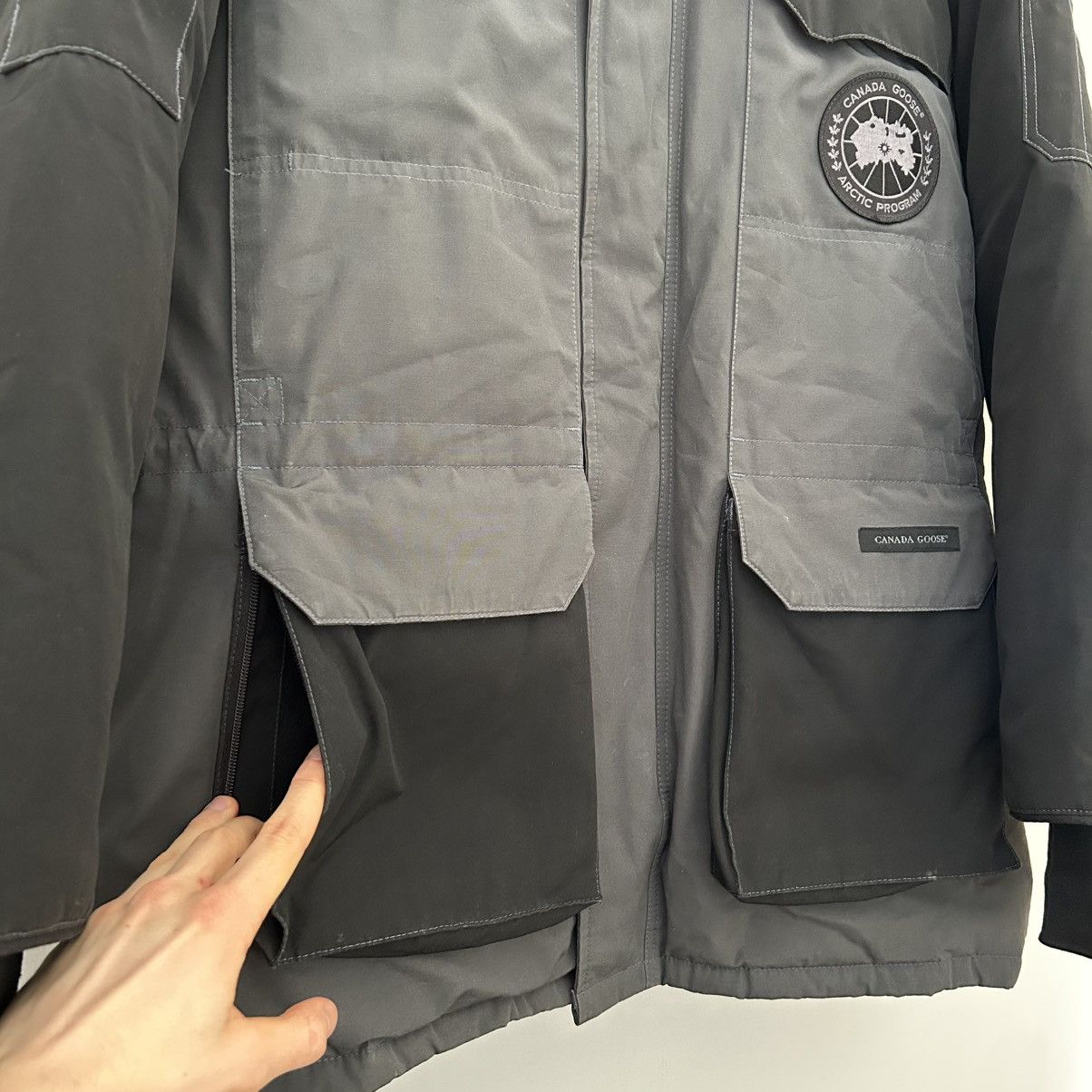 Canada Goose Canada Goose Black Label Fur Expedition Parka Grey Black Size US M / EU 48-50 / 2 - 4 Thumbnail