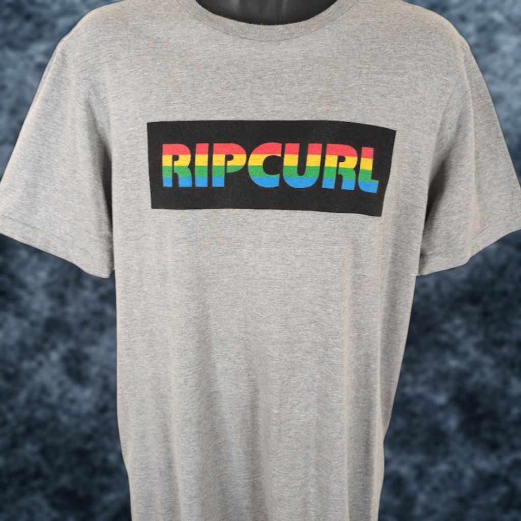 Rip Curl Rip Curl T Shirt Mens Size Medium Gray Rainbow Hawaii Hawaiian Surfing Surfer Shirt Mens Size US L / EU 52-54 / 3 - 1 Thumbnail