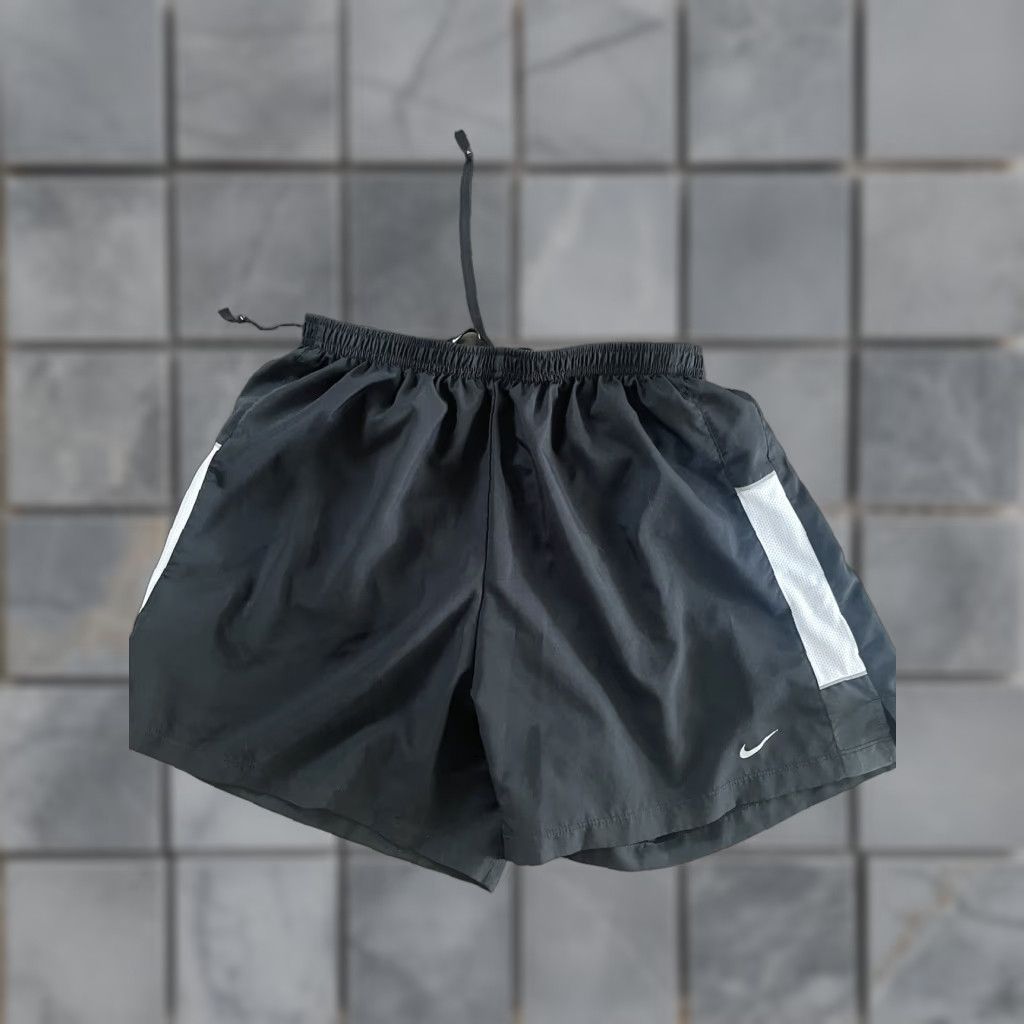 Nike Nike Running Shorts Women's Large Black with Liner Activewear Size 36" / US 14 / IT 50 - 1 Thumbnail