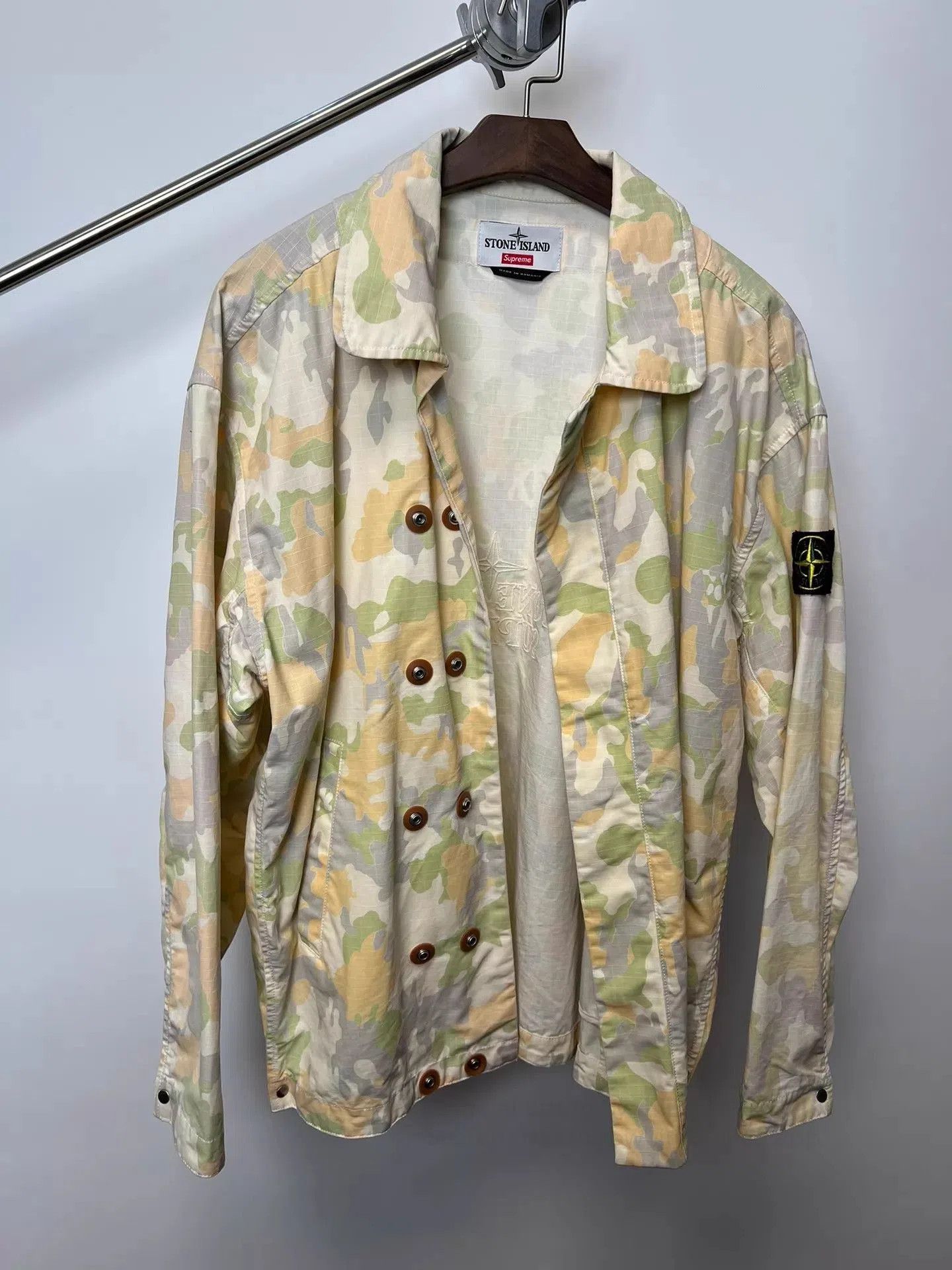 Supreme Multi Color Camouflage Light Jacket Size L. Size US L / EU 52-54 / 3 - 4 Thumbnail