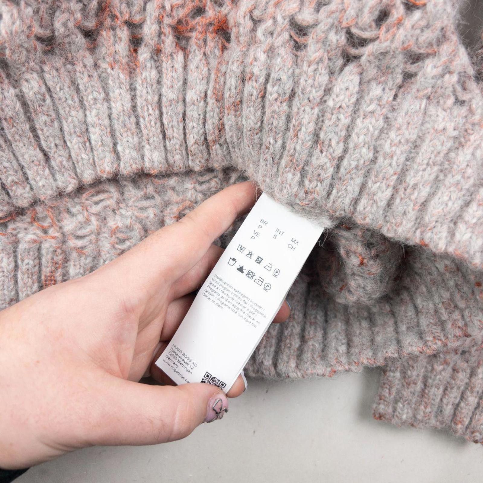 Hugo Boss Vintage 2000s Hugo Boss Wool Knit Jumper Womens Size S Size S / US 4 / IT 40 - 5 Thumbnail