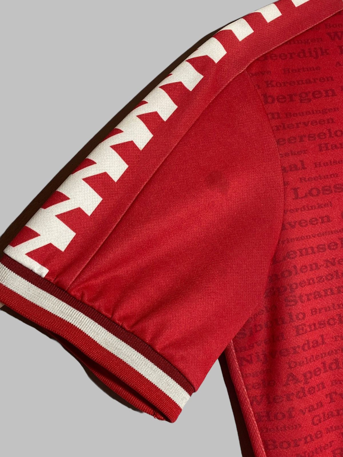 Other 🔥 FC TWENTE MEYBA HOME JERSEY 2023/24 RARE VINTAGE VIBES Size US S / EU 44-46 / 1 - 6 Thumbnail