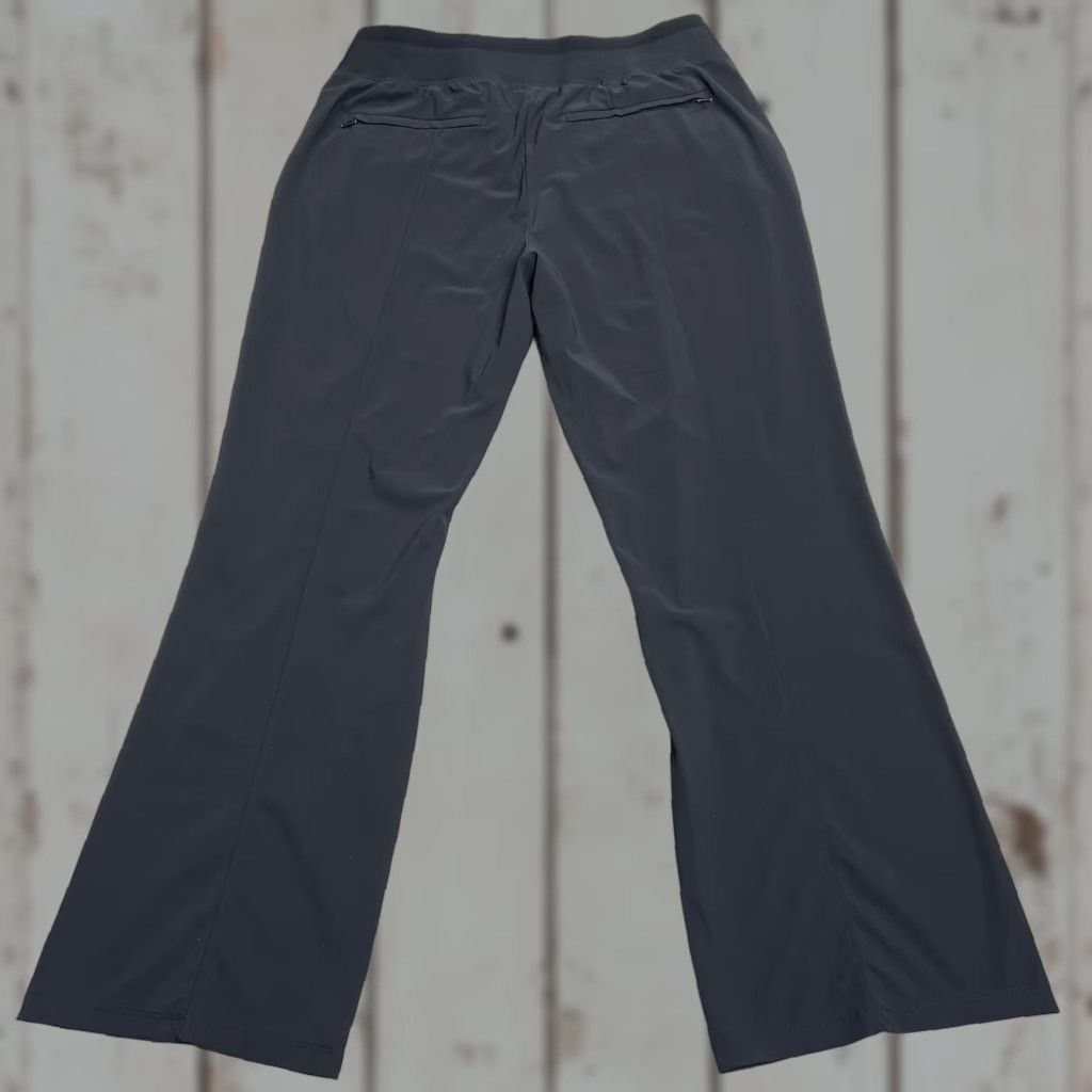 Athleta Athleta Cosmic Kick Flare Pant Women’s 16T Black Pockets Stretch Athletic Tall 34 Inseam Casual Size 38" / US 16 / IT 52 - 1 Thumbnail