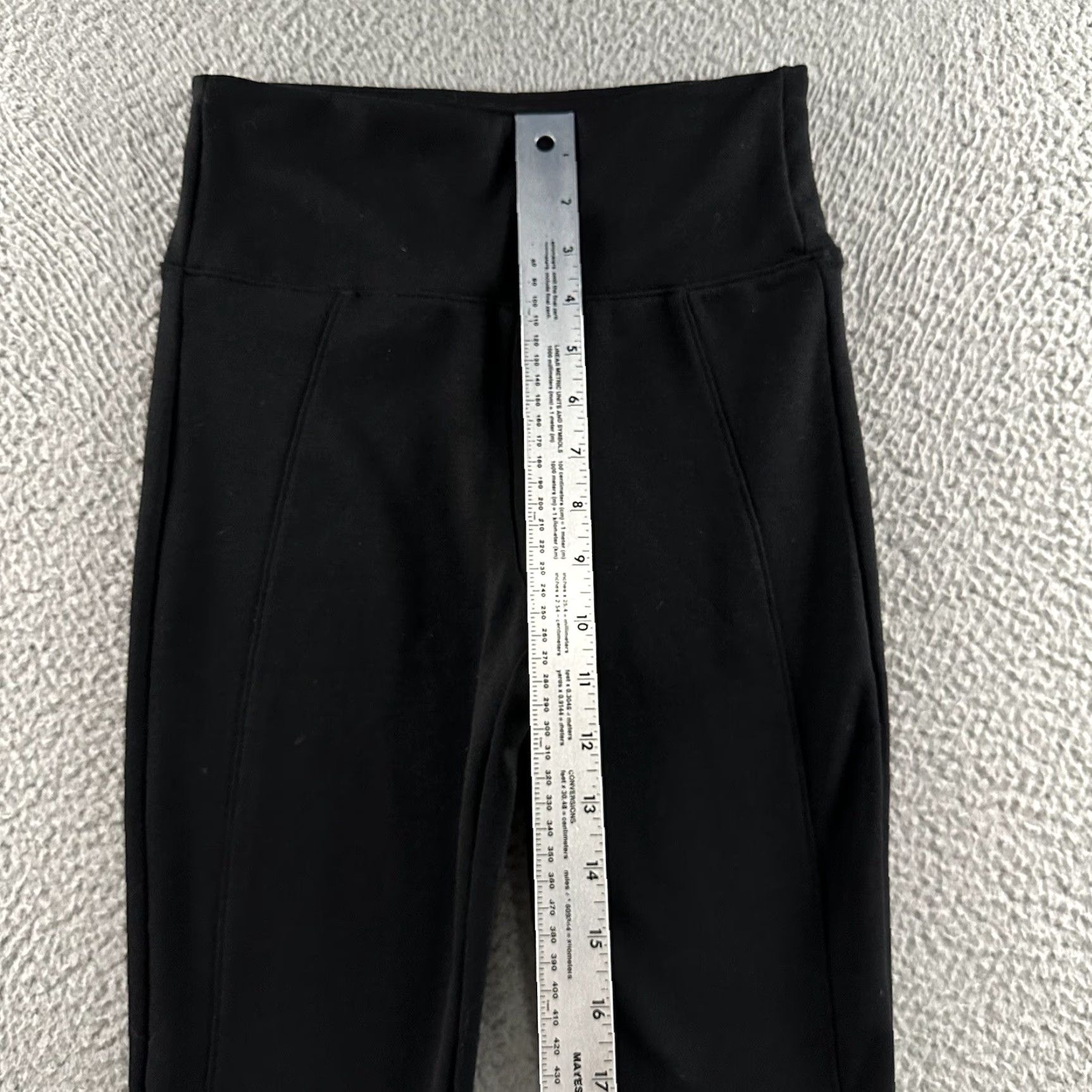Spanx Spanx Women's Black Mid Rise Ankle Leggings Size Small User: Spanx Women's Black Mid Rise Ankle Leggings Size Small Size 28" / US 6 / IT 42 - 5 Thumbnail