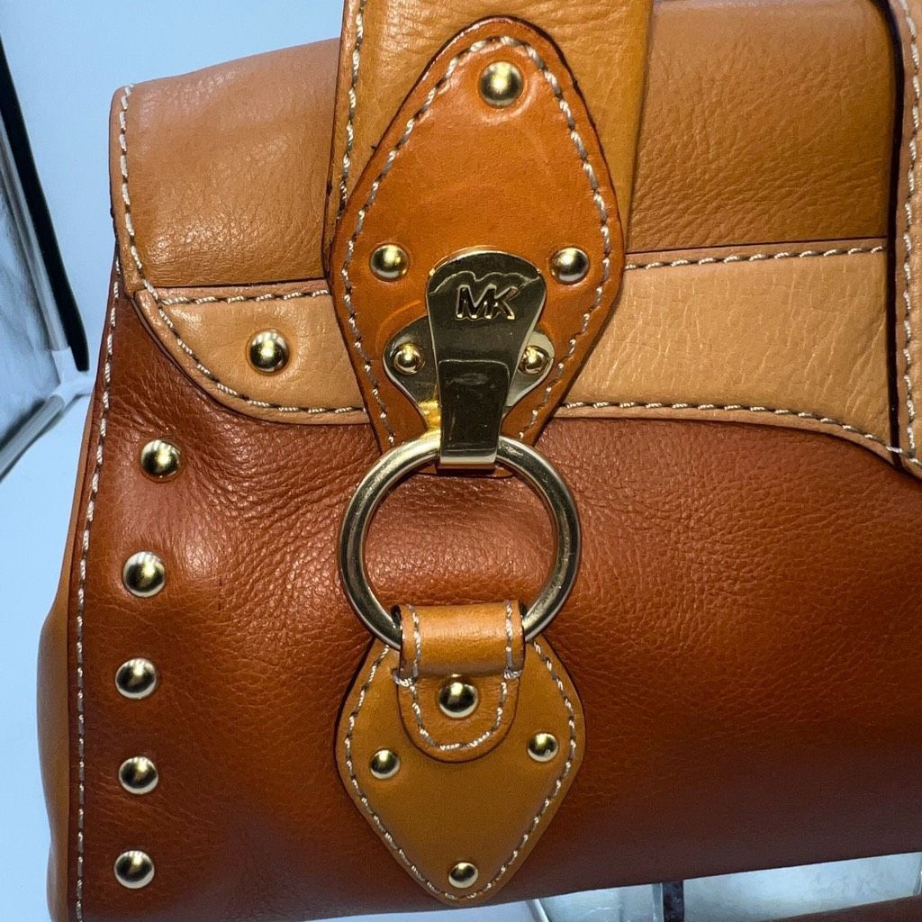 Michael Kors Michael Michael Kors Vintage Saddle Leather Handbag with Dust Bug Size ONE SIZE - 8 Thumbnail