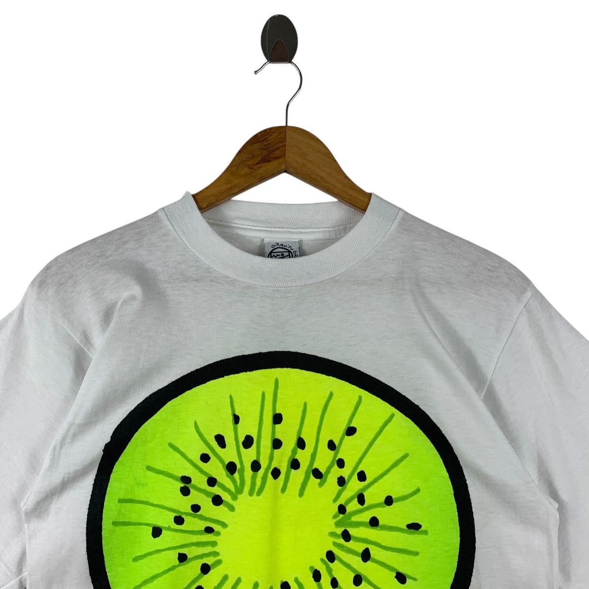 Vintage Vintage GRAVITY GRAPHICS Kiwi printed tee Size US M / EU 48-50 / 2 - 2 Thumbnail