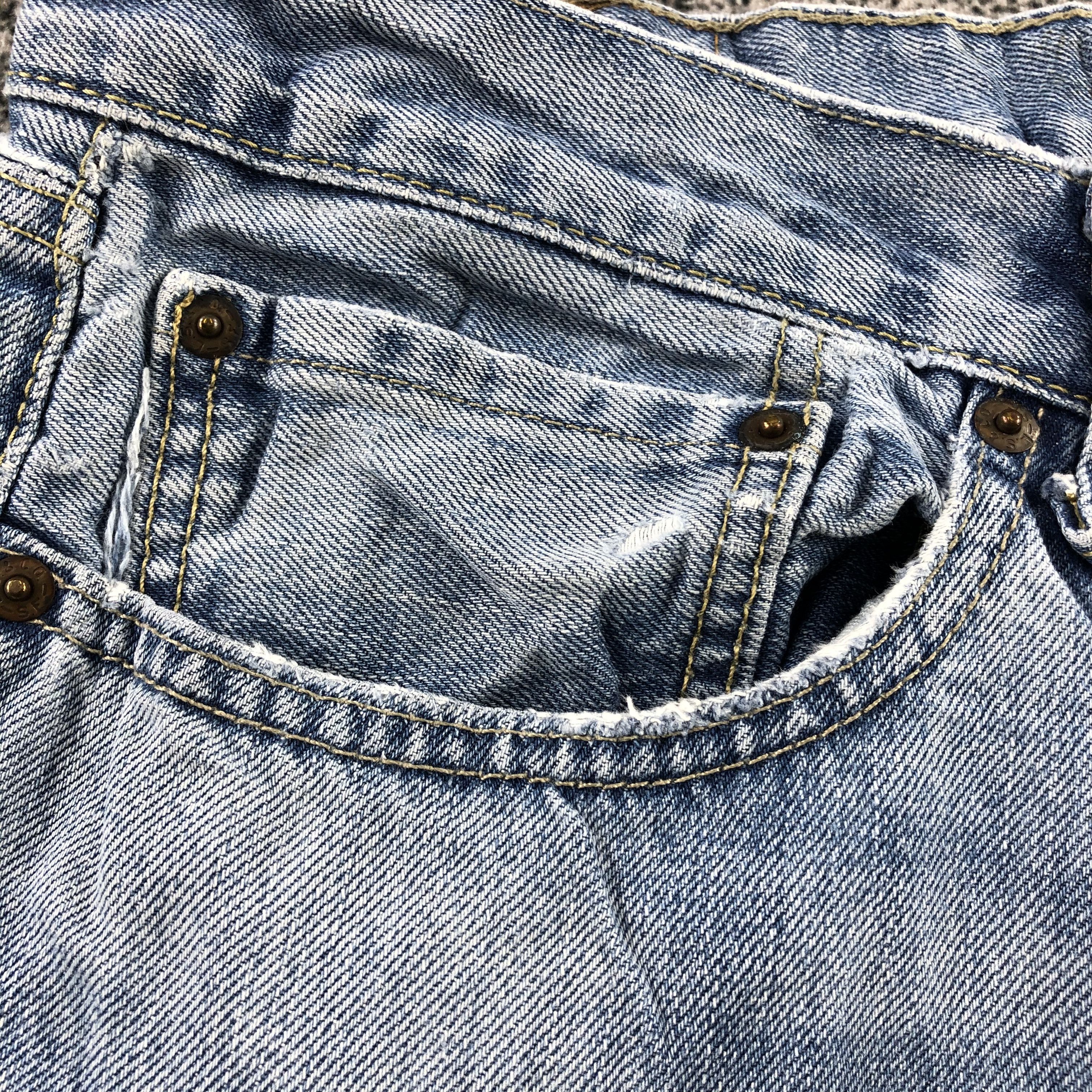 Levi's Vintage Levis 505 Jeans Medium Wash Denim KJ1066 Size US 38 / EU 54 - 11 Thumbnail