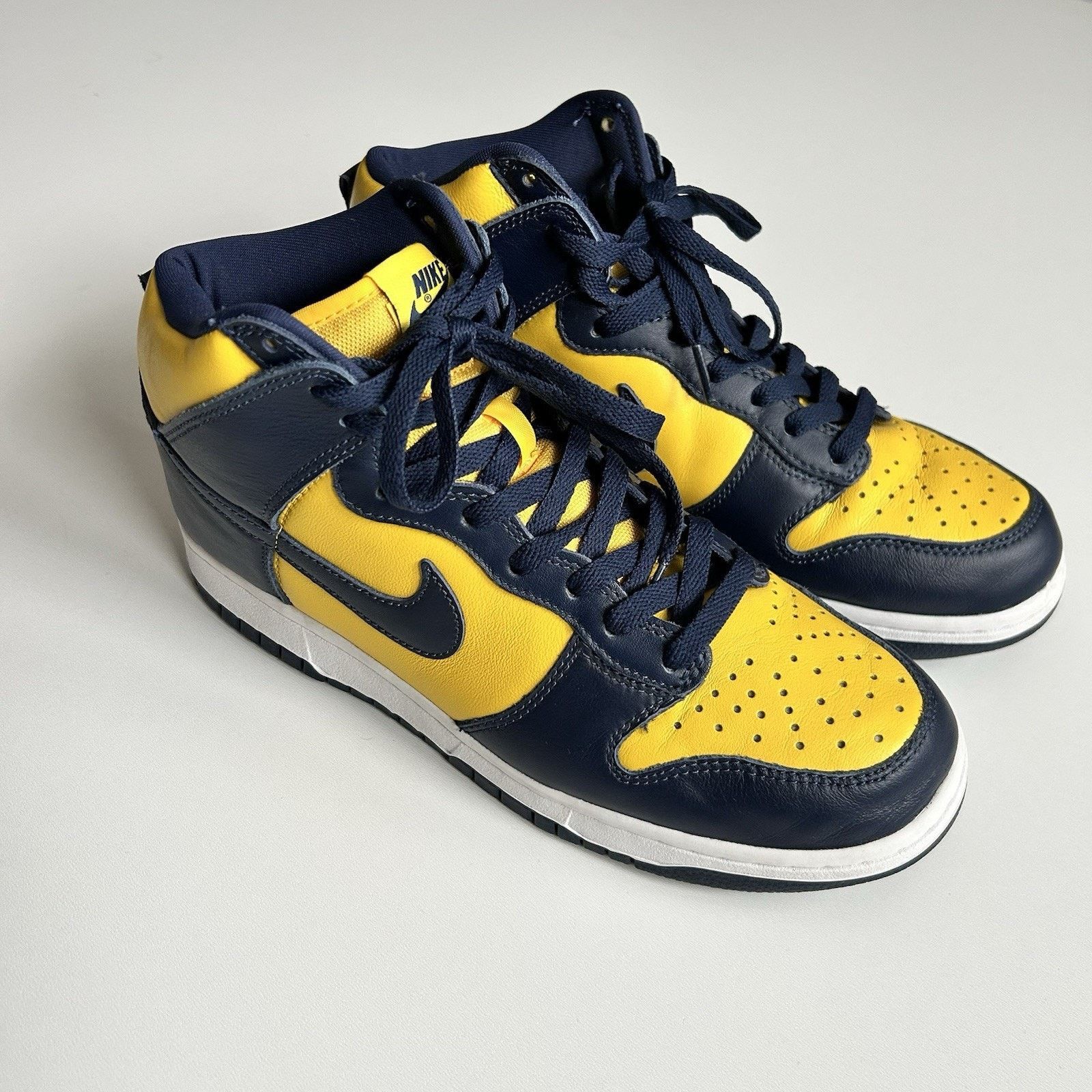 Nike Nike Dunk High US 9.5 SP Retro Michigan Varsity Maize Navy Size US 9 / EU 42 - 1 Thumbnail