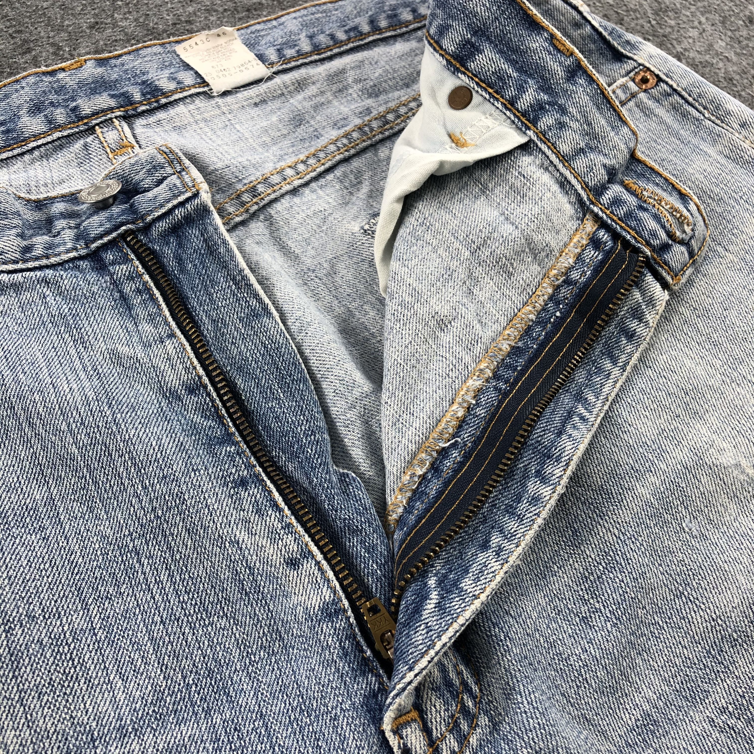 Levi's × Vintage 90s Vintage Light Wash Levis 505 Jeans-JM1743 Size US 37 - 9 Thumbnail