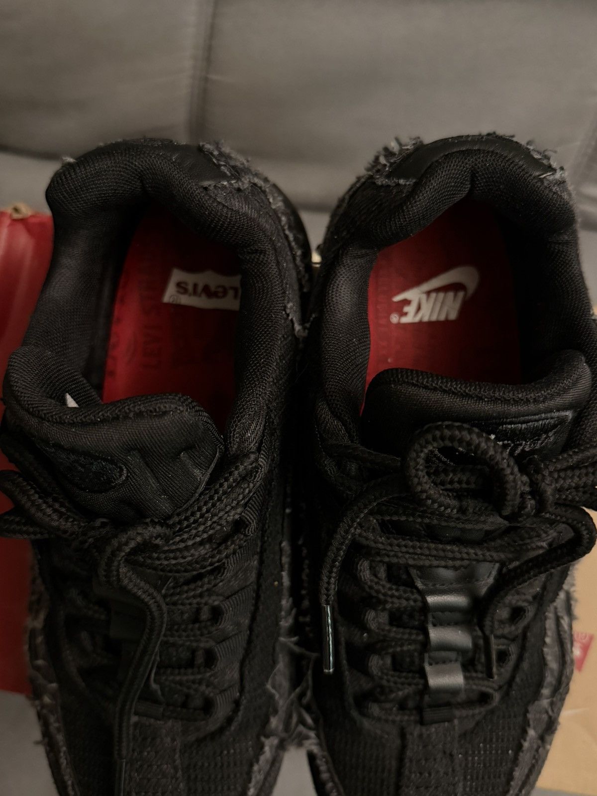 Levi's × Nike Nike x Levis Black Air Max 95 Black Size 7 Size US 7 / EU 40 - 4 Thumbnail