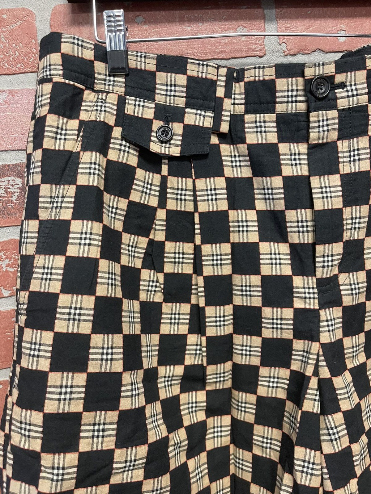 Burberry Size 52 - Burberry Checkered Tailored Shorts Black/Multi Size US 38 / EU 54 - 4 Thumbnail