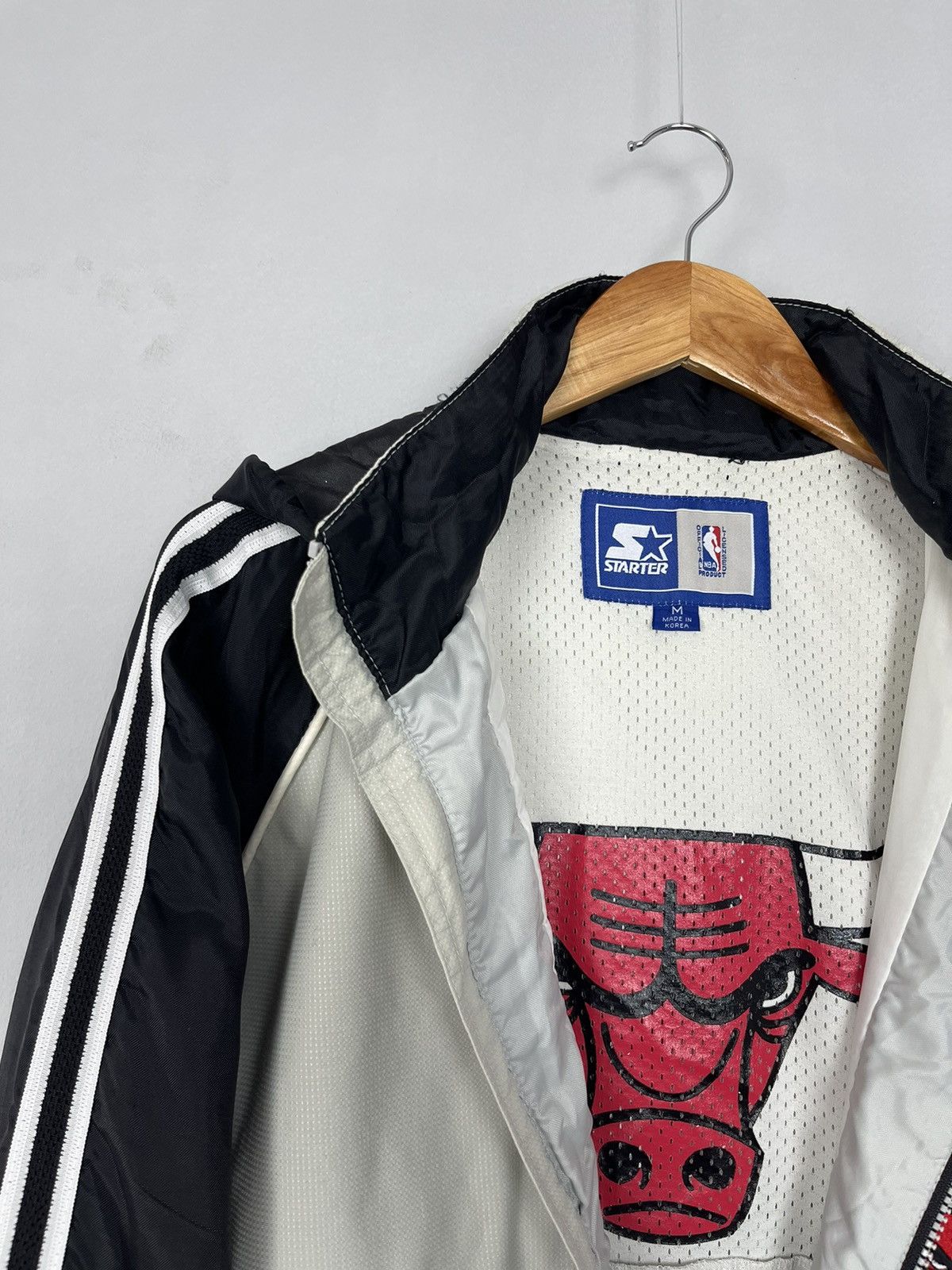 NBA × Starter × Vintage Starter NBA Chicago Bulls Retro Full Zip Nylon Jacket Korea Size US M / EU 48-50 / 2 - 3 Thumbnail