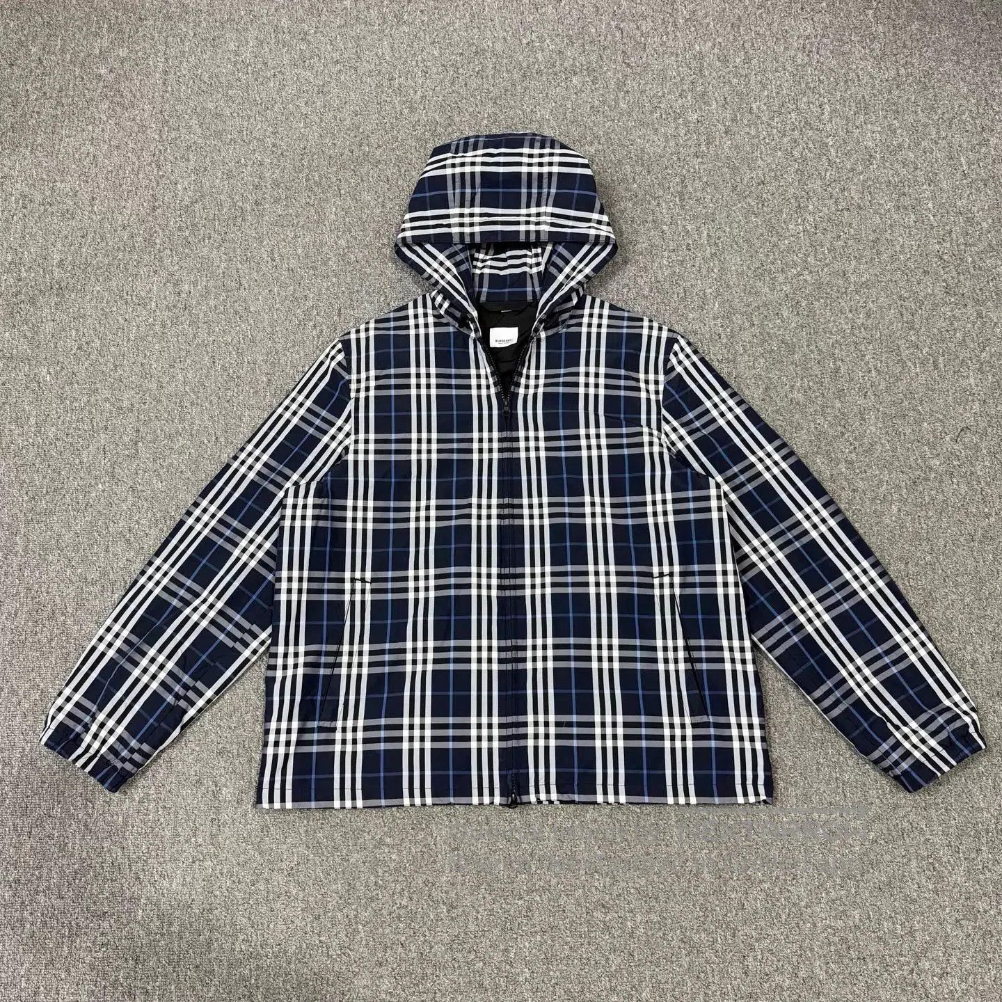 Burberry Plaid Patterned Hooded Light Jacket. Size US M / EU 48-50 / 2 - 1 Thumbnail