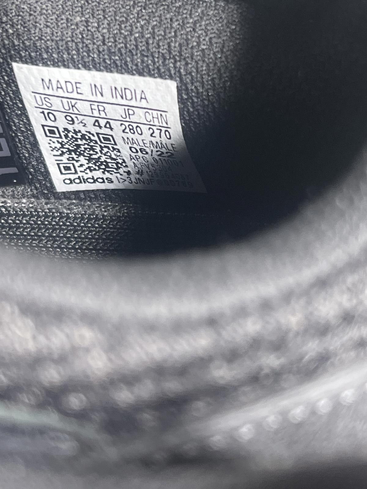 Adidas Yeezy Boost 700 Sneakers Size 10 Size US 10 / EU 43 - 7 Thumbnail
