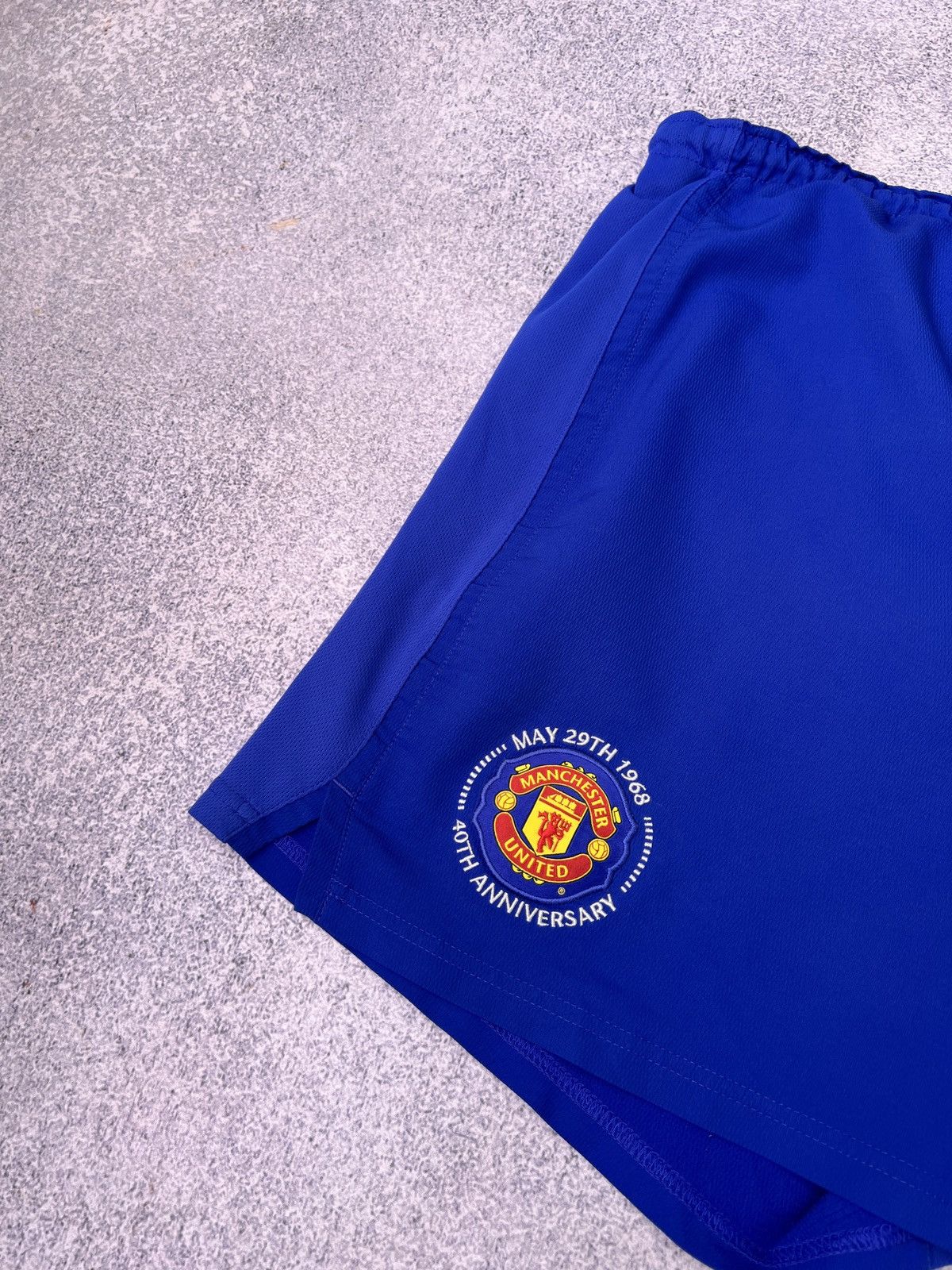 Nike × Vintage Vintage Manchester United Shorts Mens Blue Football Nike Size US 33 - 8 Thumbnail