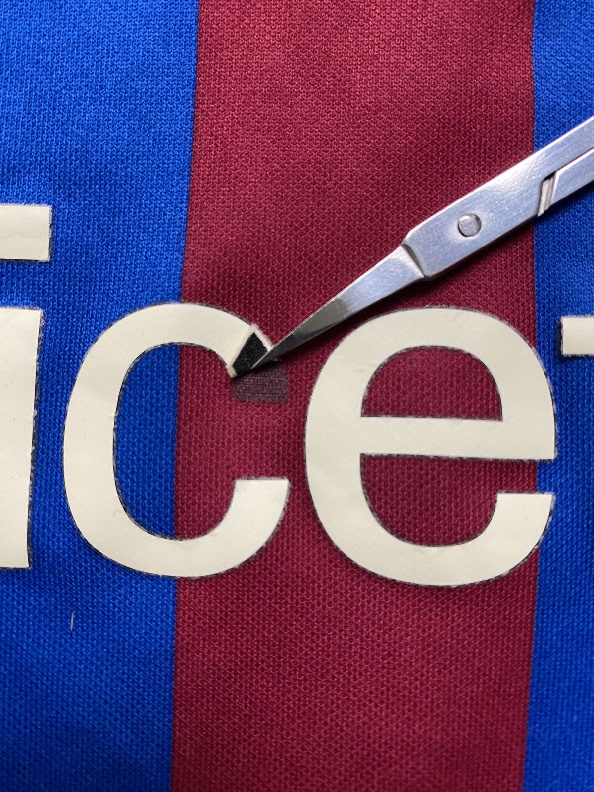 Nike Barcelona Nike 2021/2022 Home Soccer Jersey Football Shirt Size US M / EU 48-50 / 2 - 16 Thumbnail