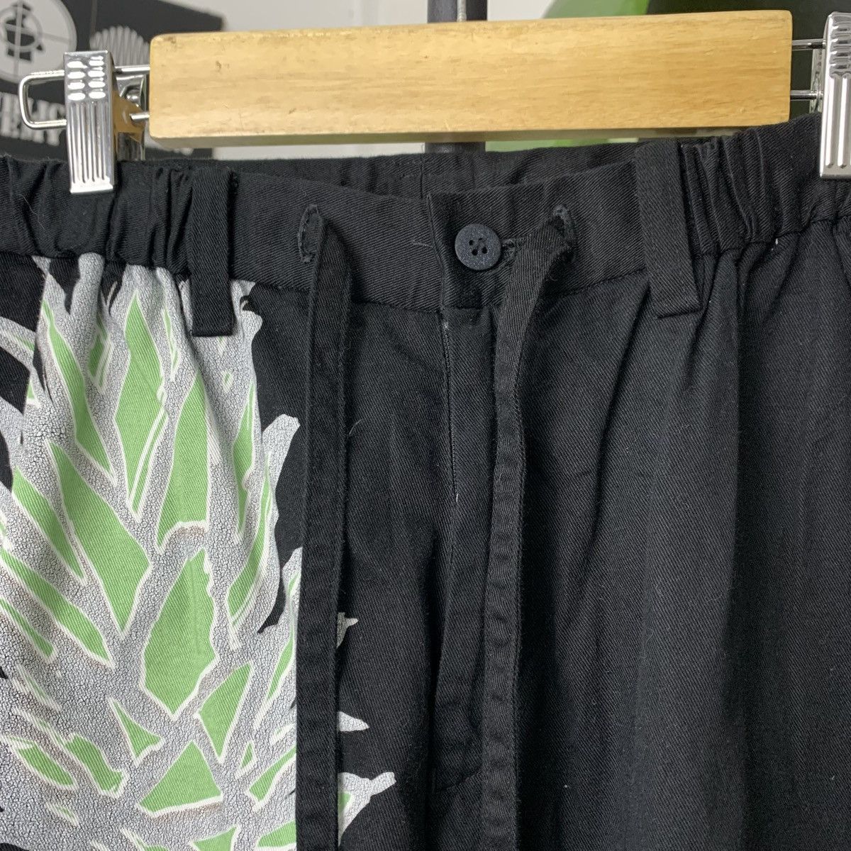 Issey Miyake 🇯🇵Issey Miyake Men🇯🇵 pinapple Painted Short pants Size US 31 - 7 Thumbnail