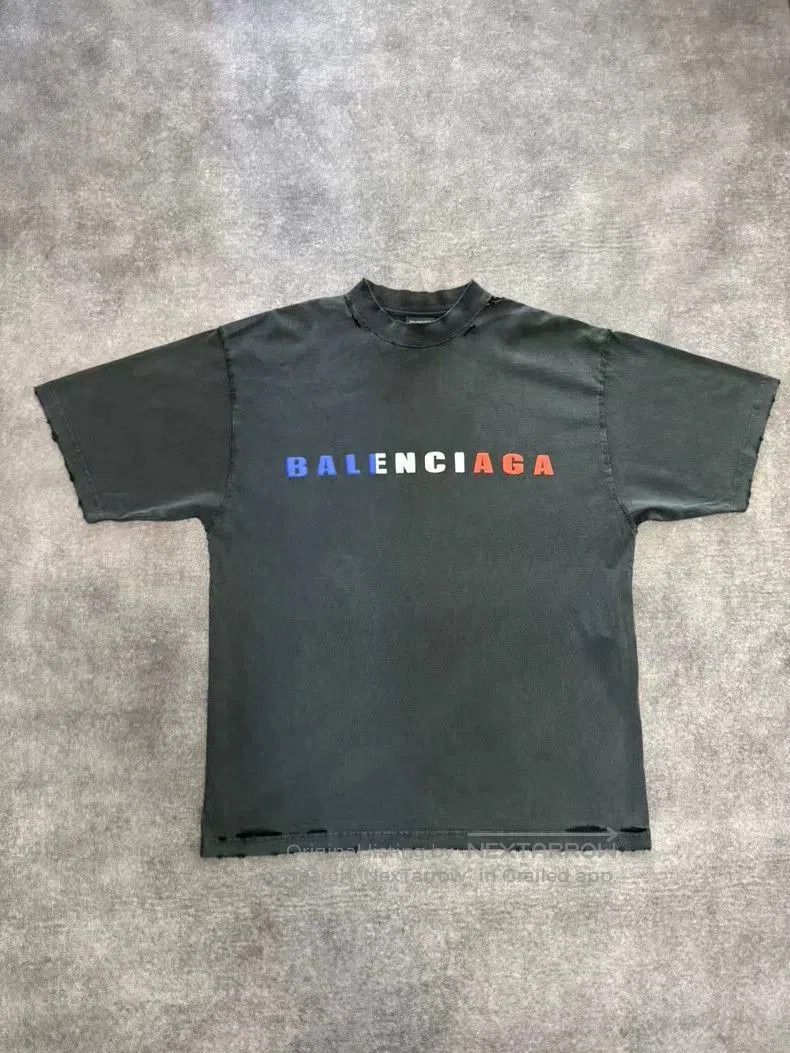 Balenciaga Balenciaga 25 Gradient Logo Short Sleeve. Size US XS / EU 42 / 0 - 1 Thumbnail