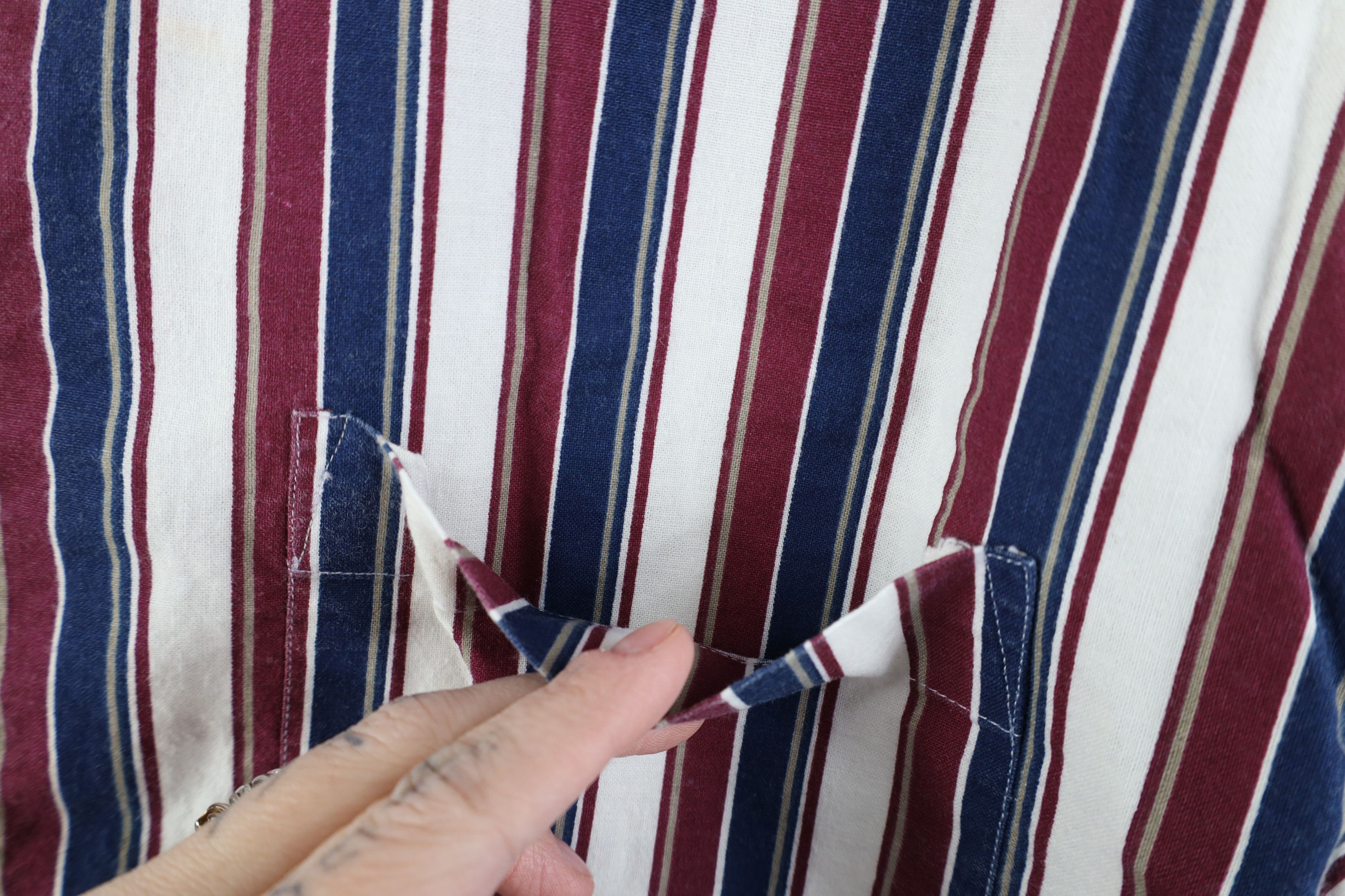 Vintage Vintage 90s Streetwear Short Sleeve Button Down Shirt Size US XL / EU 56 / 4 - 6 Thumbnail