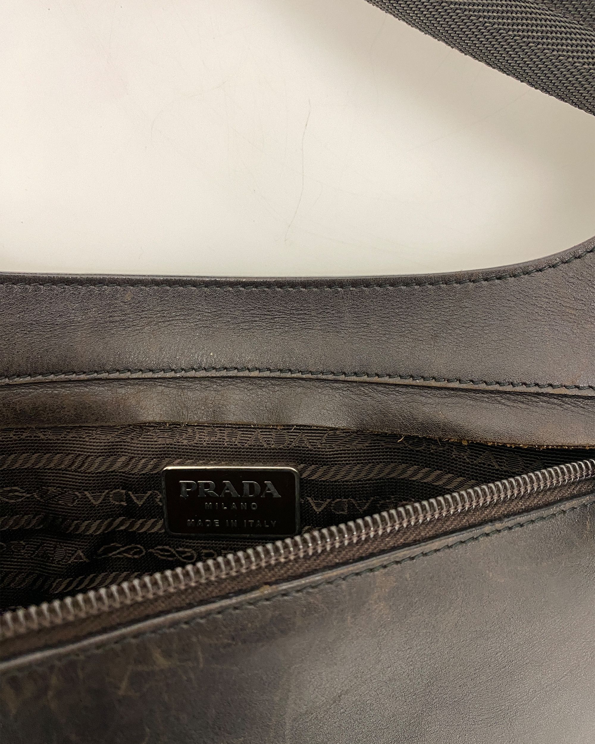 Prada SS1999 Leather Shoulder Bag Size ONE SIZE - 7 Thumbnail