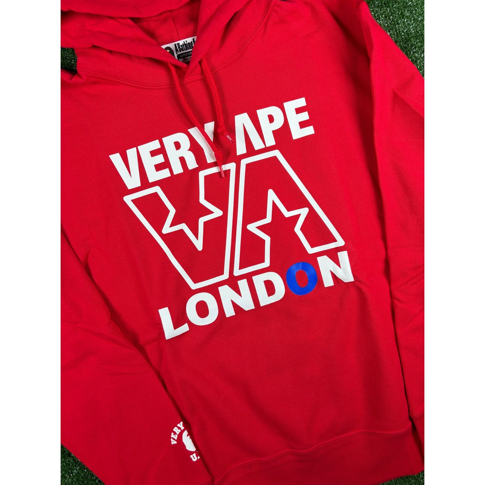 Bape BAPE London Exlusive 'Very Ape' Red Hoodie Size Large Size US L / EU 52-54 / 3 - 6 Thumbnail